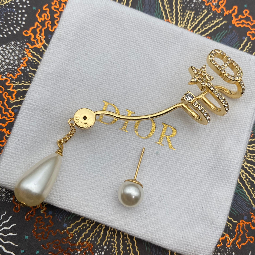 1YD426EDE Stylish Earrings