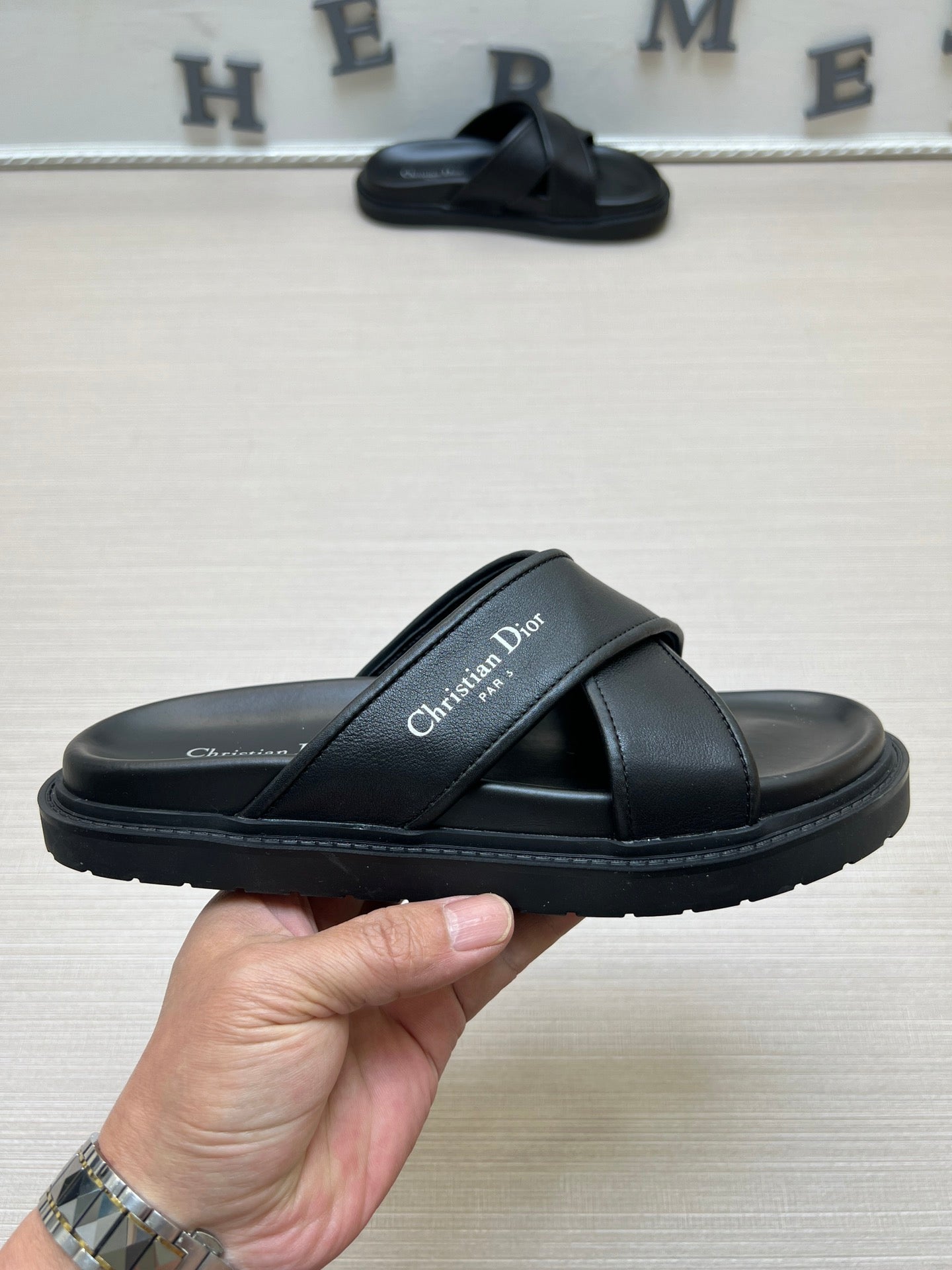 54D115ZDE Stylish slippers