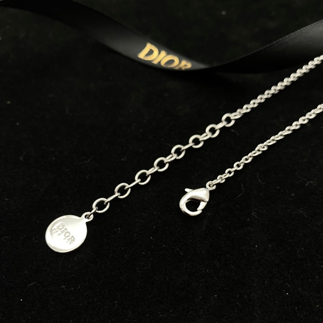 1YD53XDE Stylish Necklaces