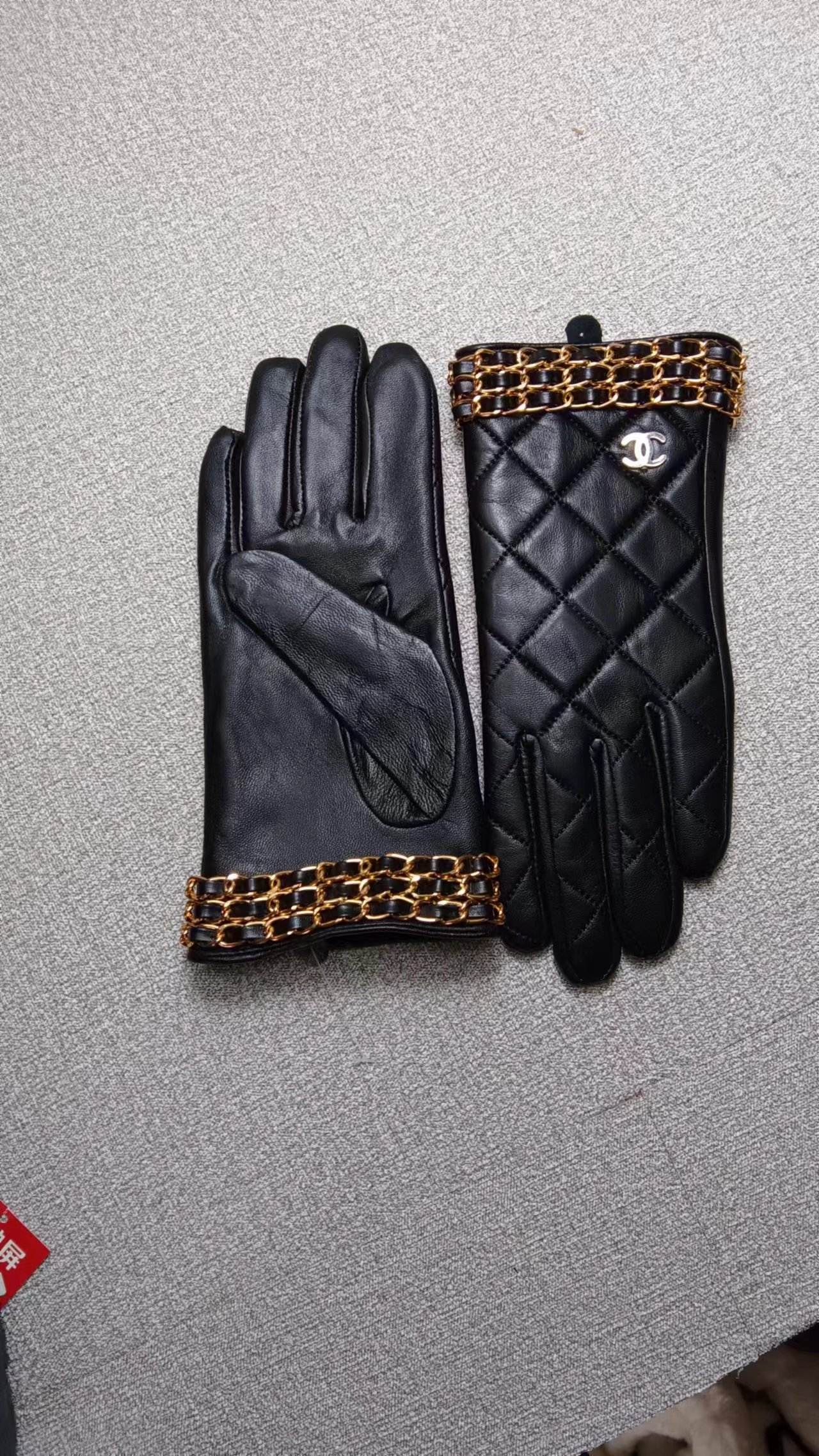 24C78SDE Stylish gloves