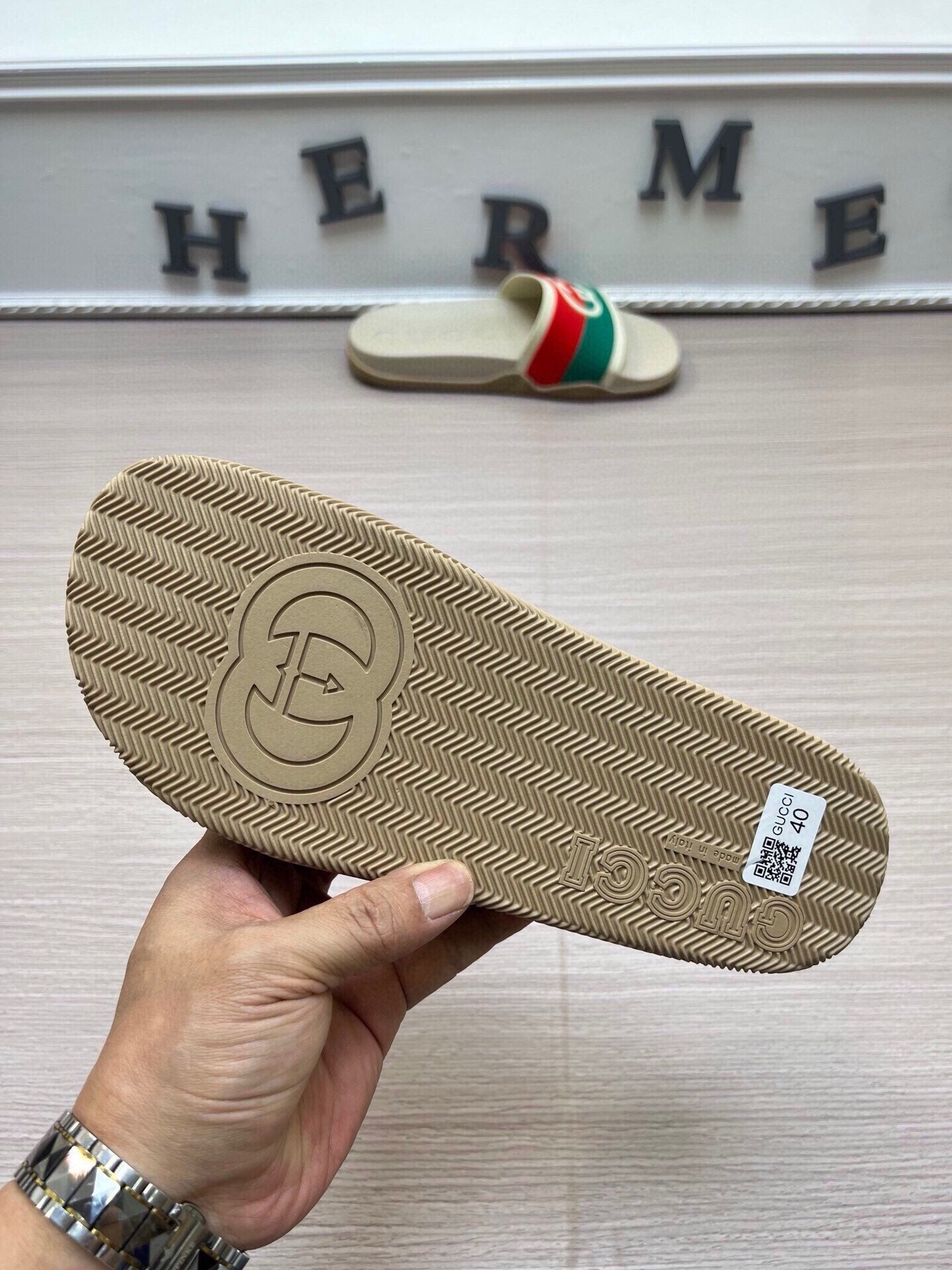 54B113ZDE Stylish slippers