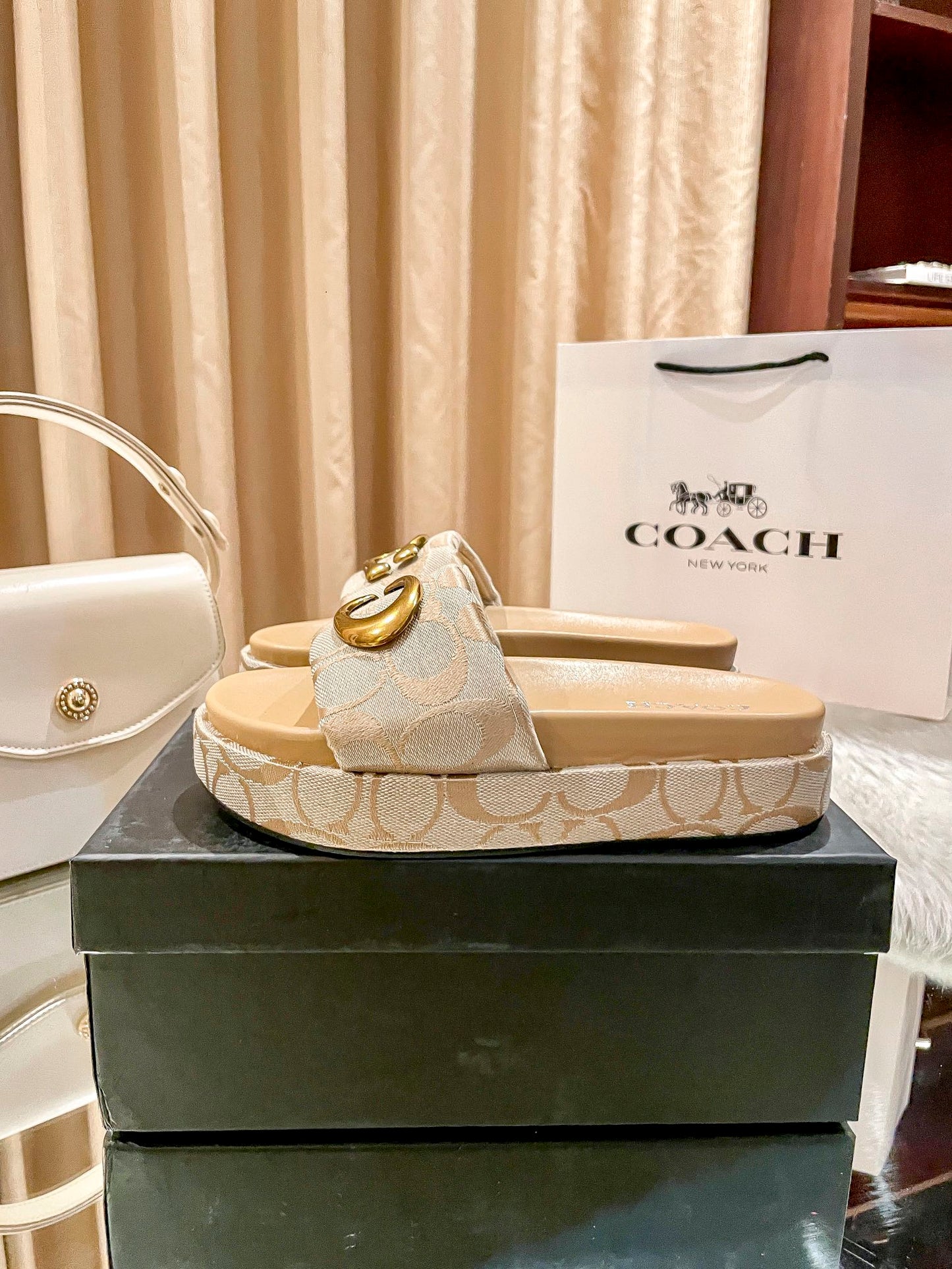 14A173ZDE Stylish Slippers