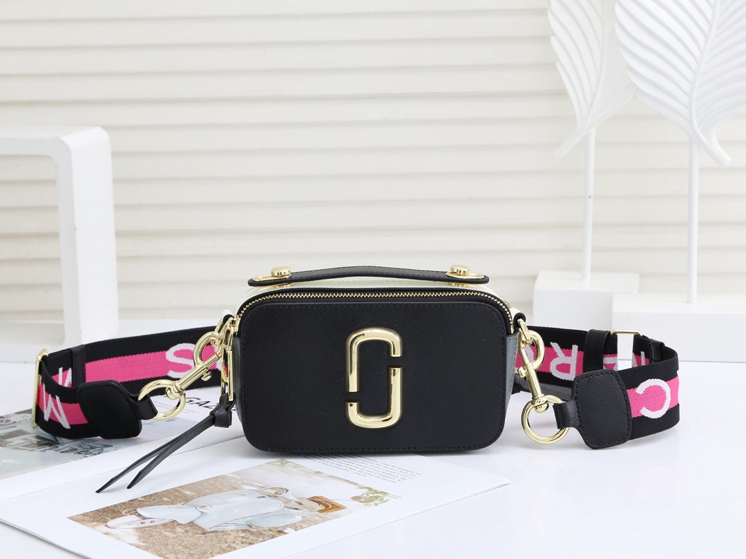 1XA31BDE Stylish leather bag 