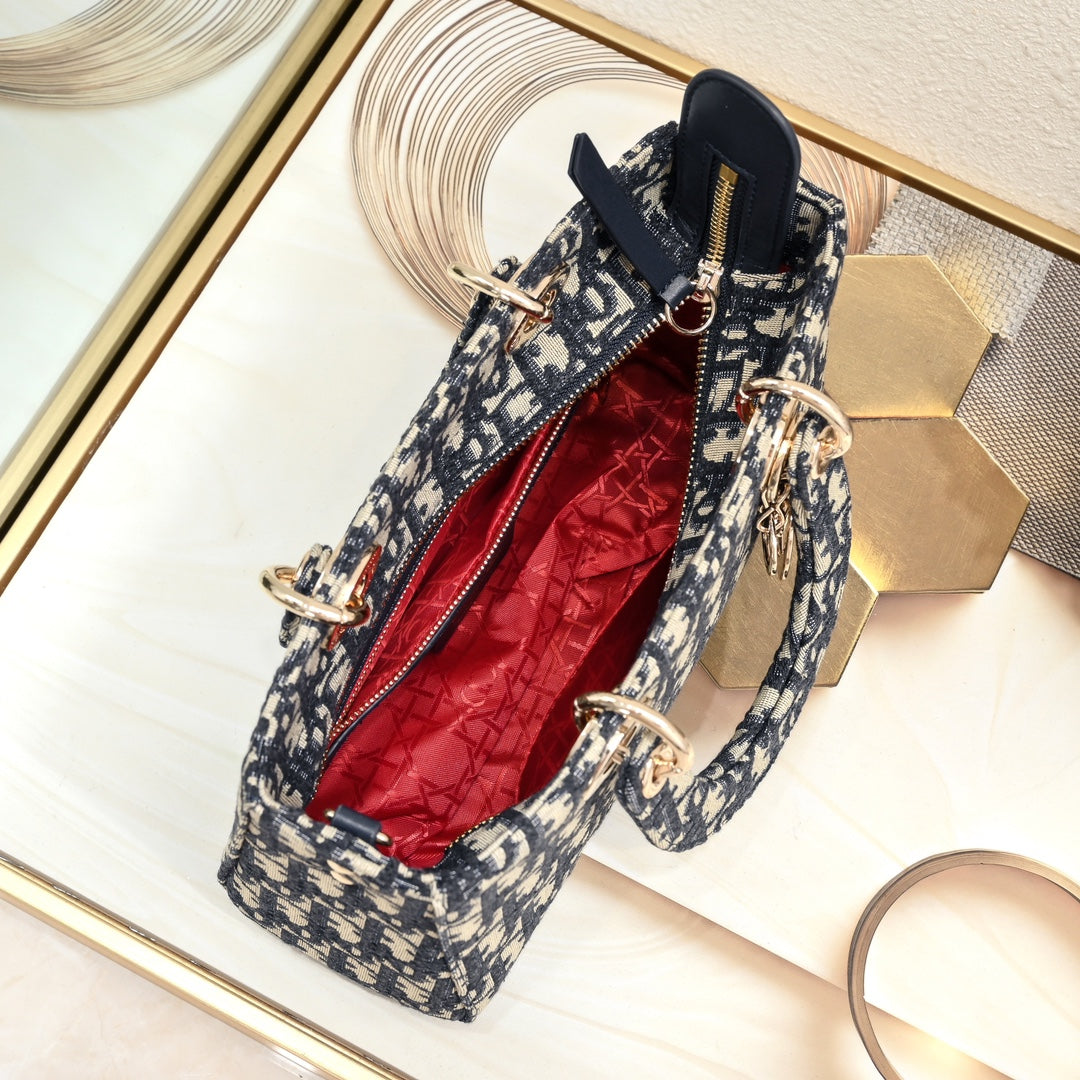 1XD439BDE Stylish embroidery bag