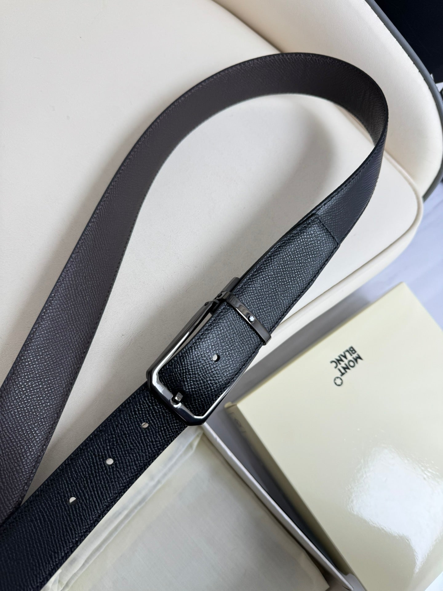155RA236PDE Stylish  High quality belt With full package