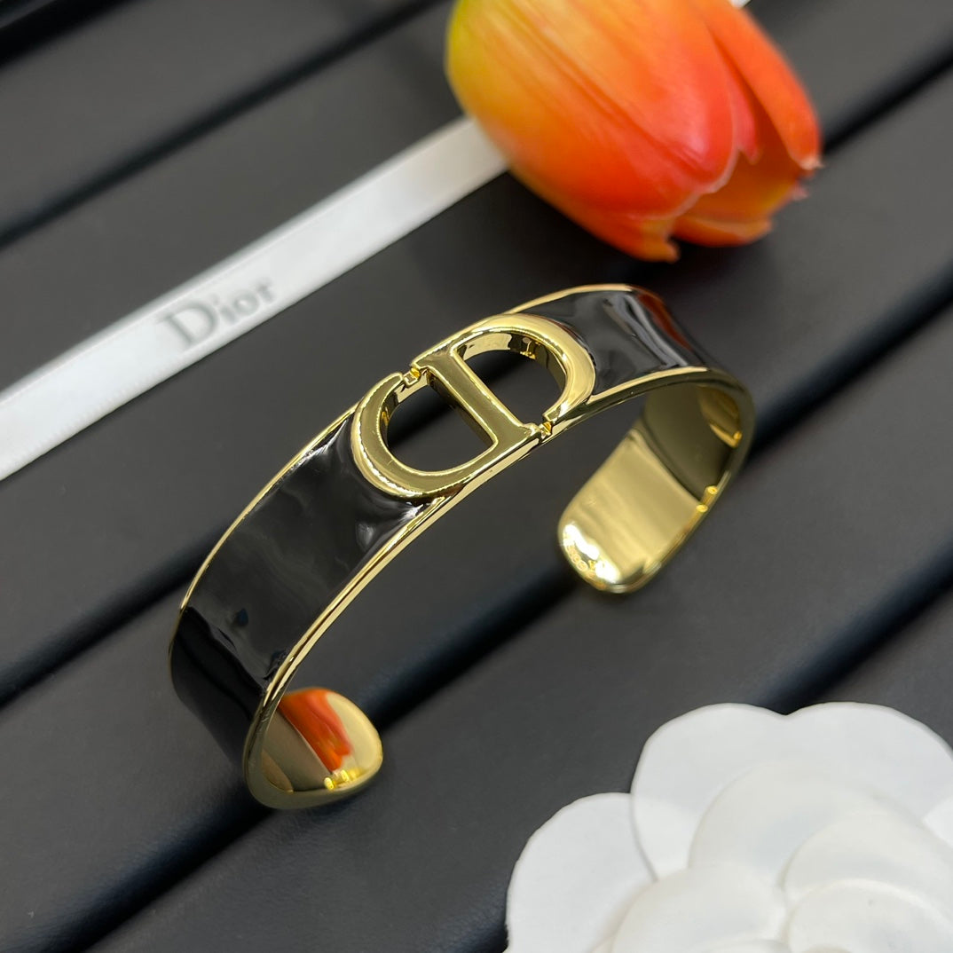 14D671KDE Stylish Bracelets