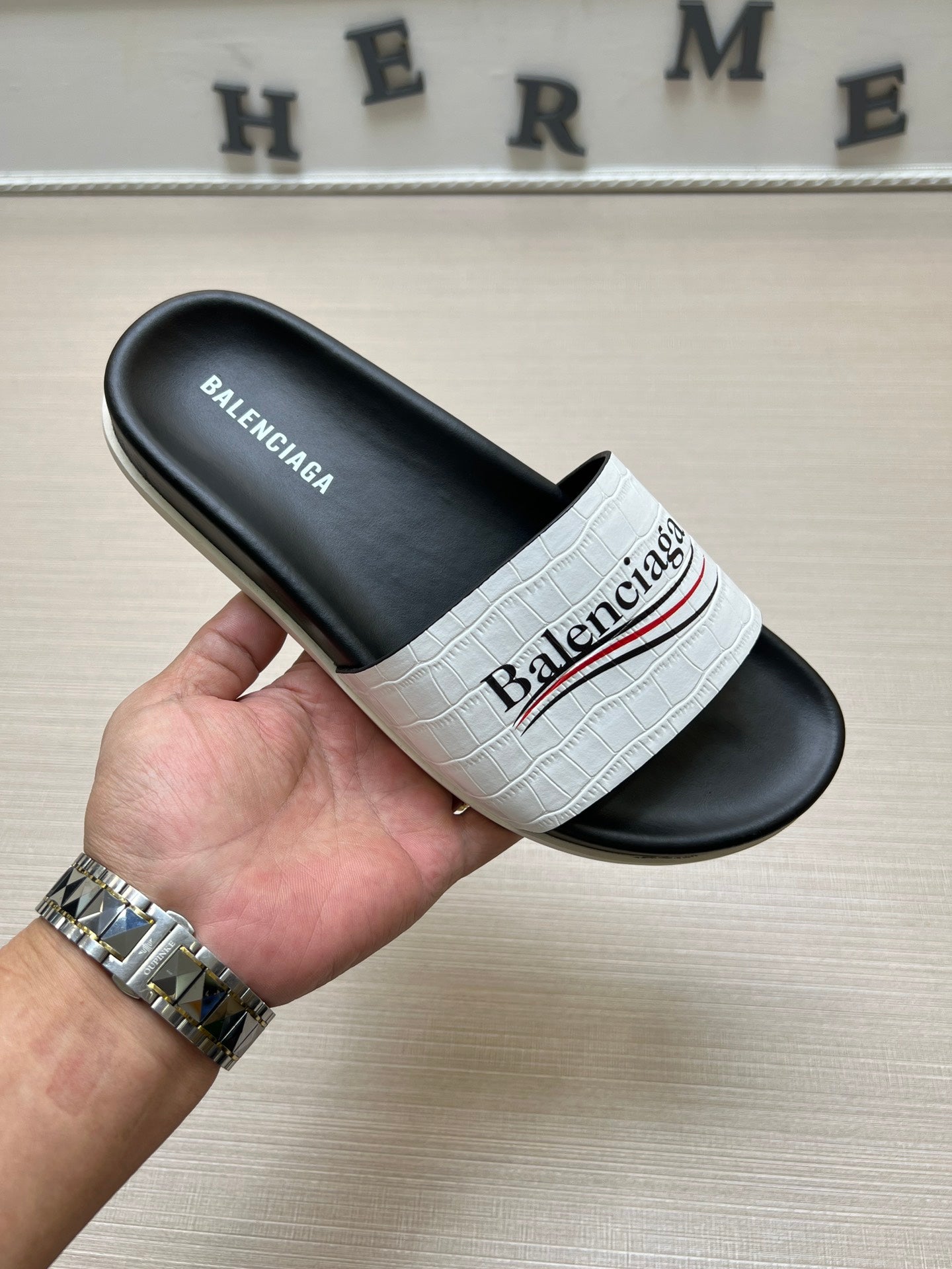 54J99ZDE Stylish slippers