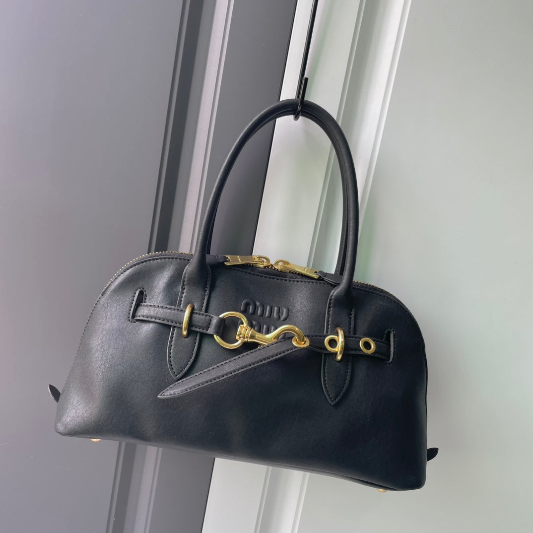 15RA40BDE Stylish leather bag