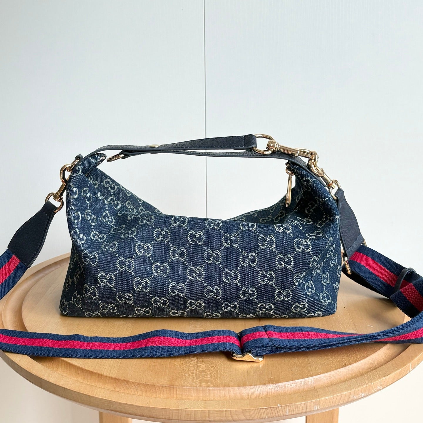 15RB103BDE Stylish leather bag