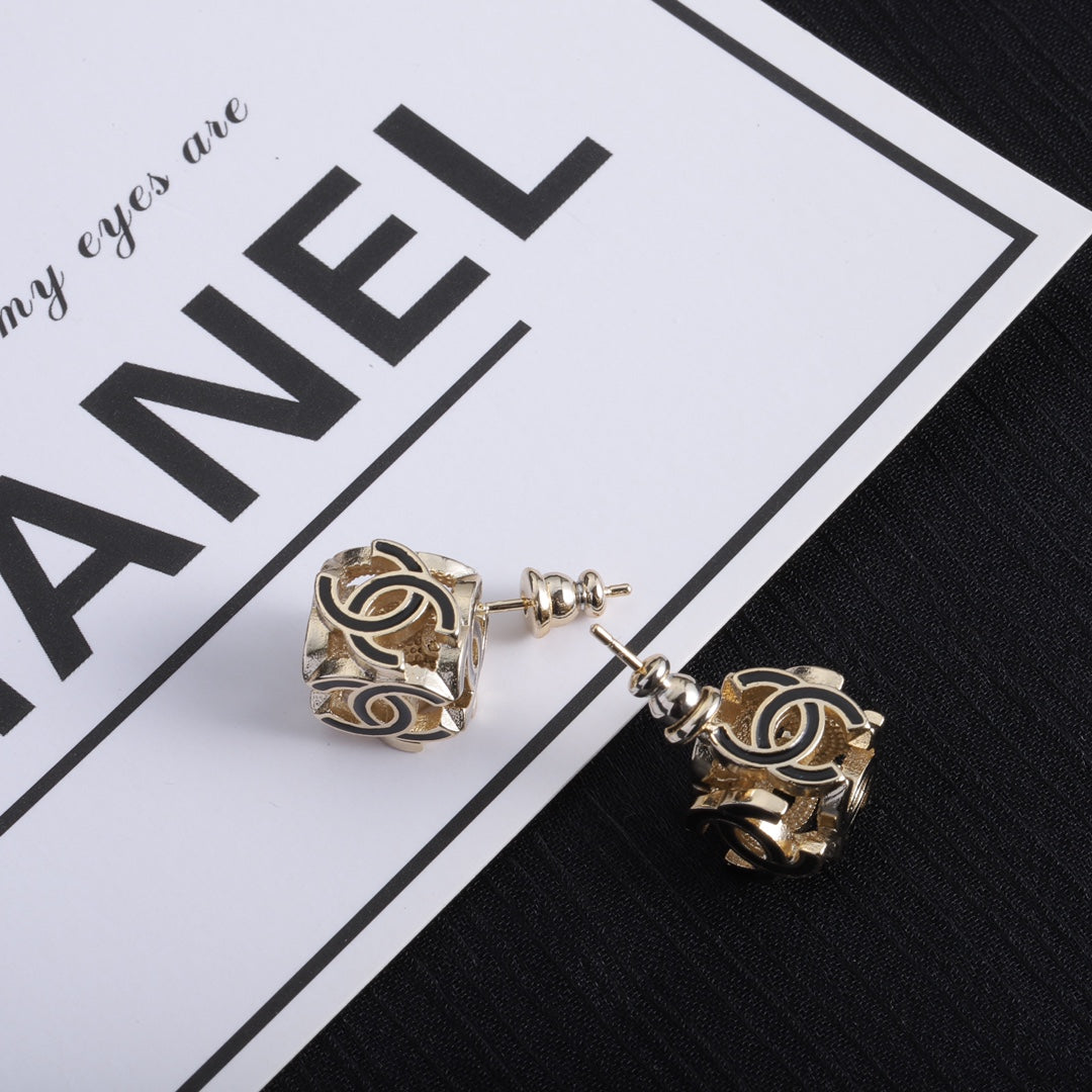 1YC284EDE Stylish Earrings