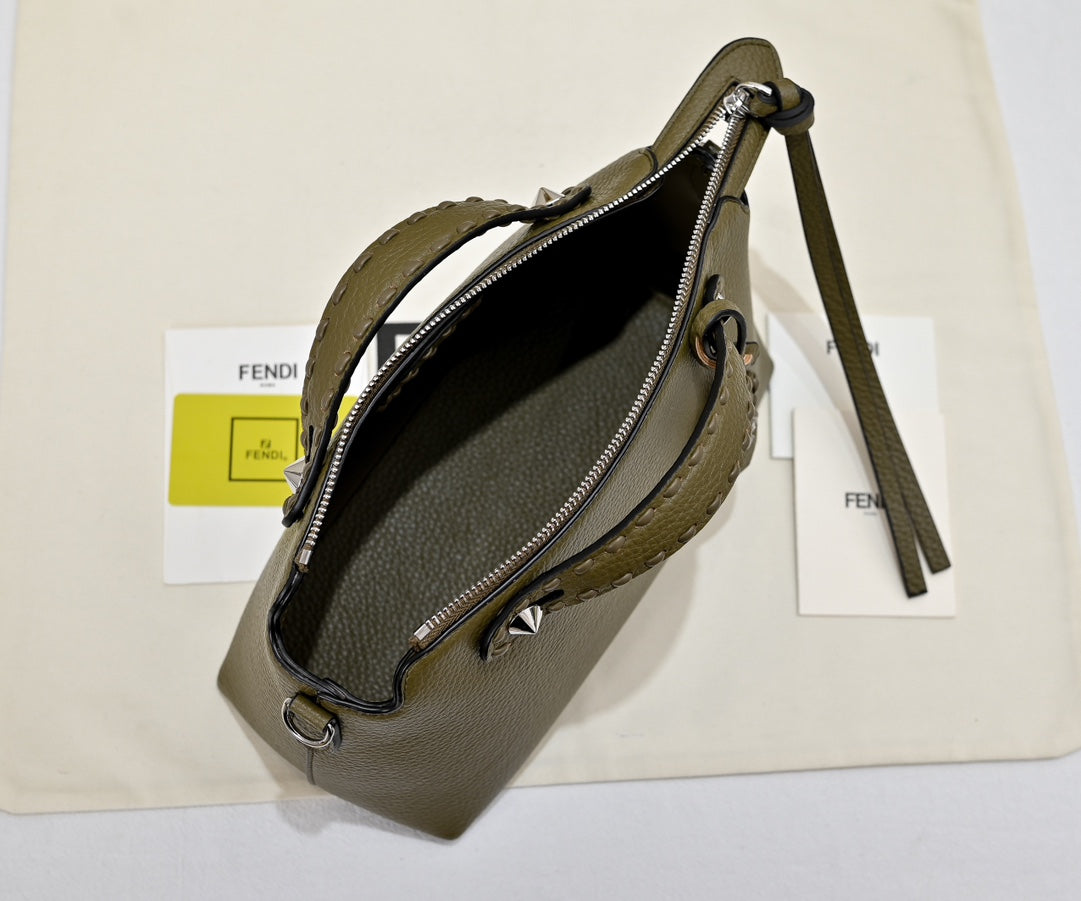 1WF109BDE Stylish leather bag