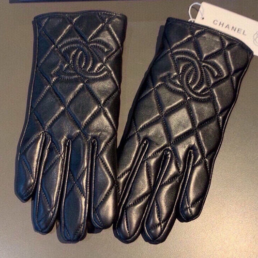 14C14SDE Stylish sheepskin gloves