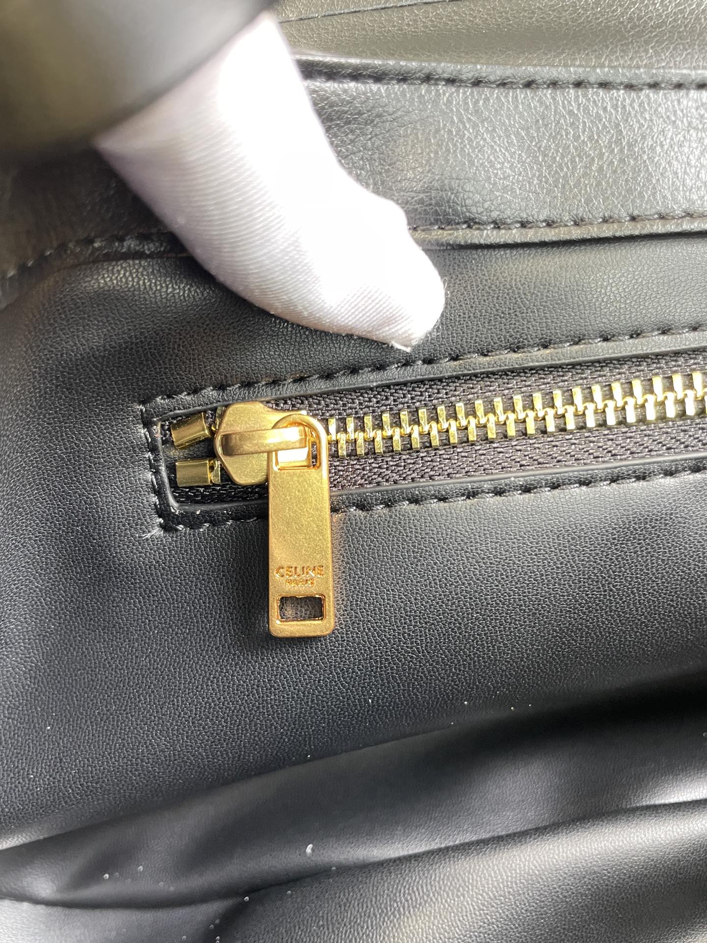 1XCL452BDE Stylish leather bag