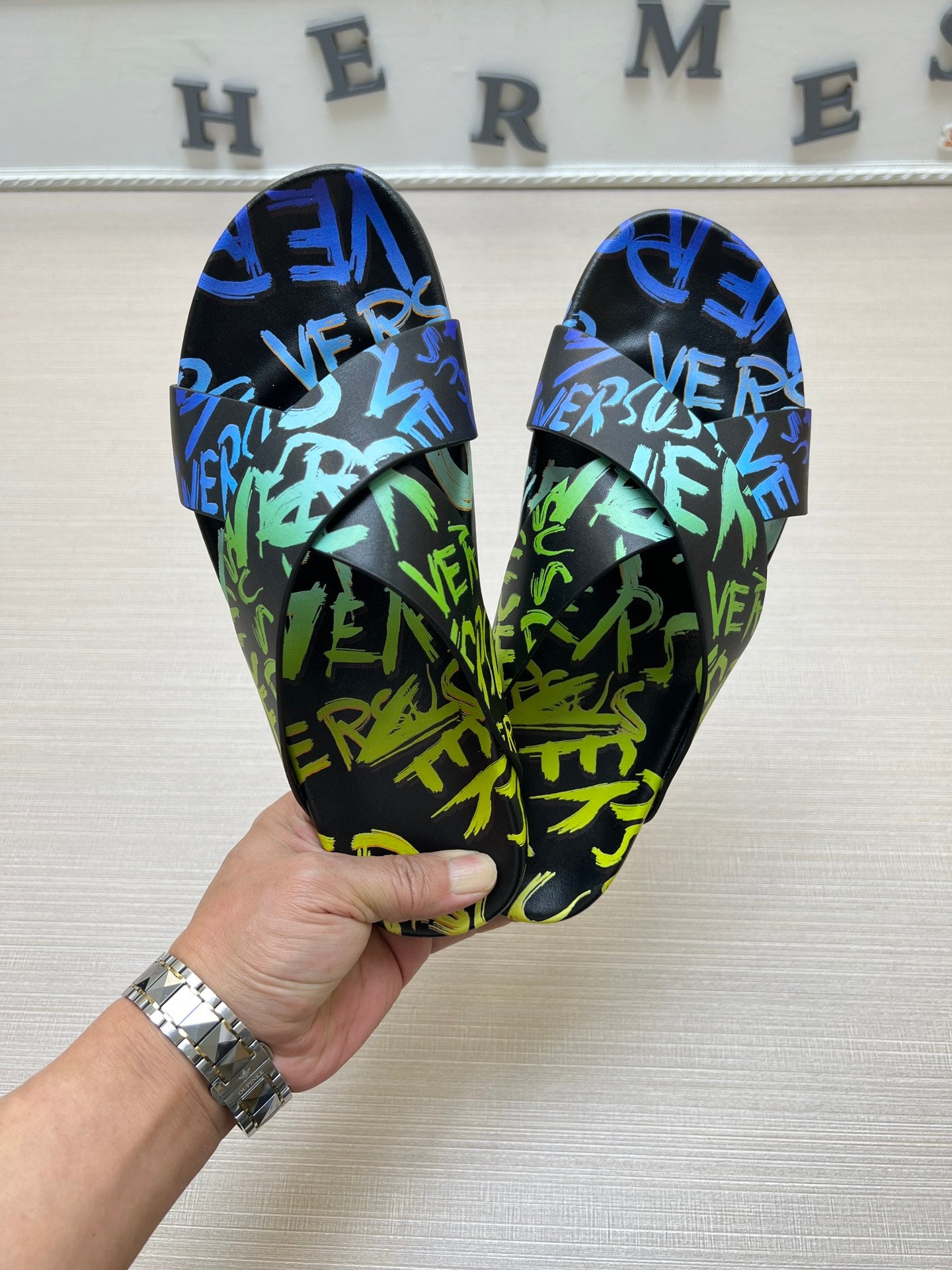 54V95ZDE Stylish slippers