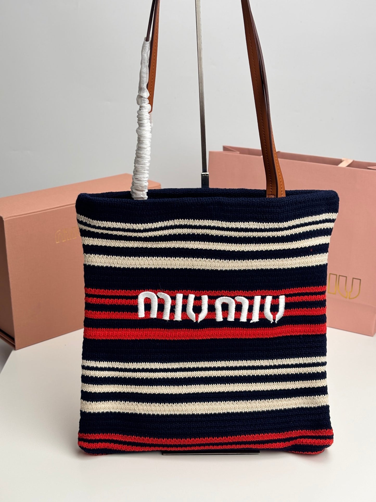 1XA77BDE Stylish Woven Bag