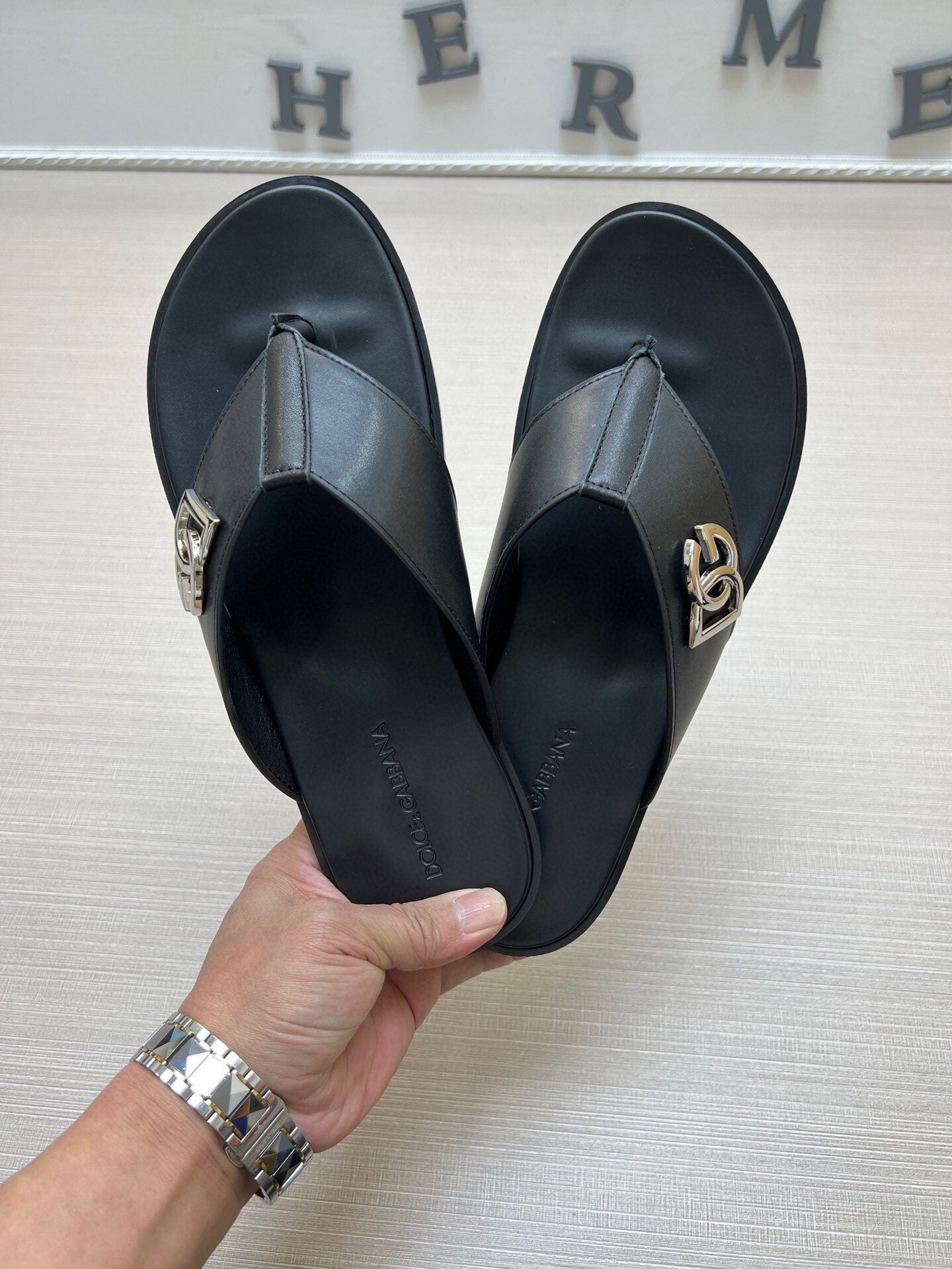 54A19ZDE Stylish slippers