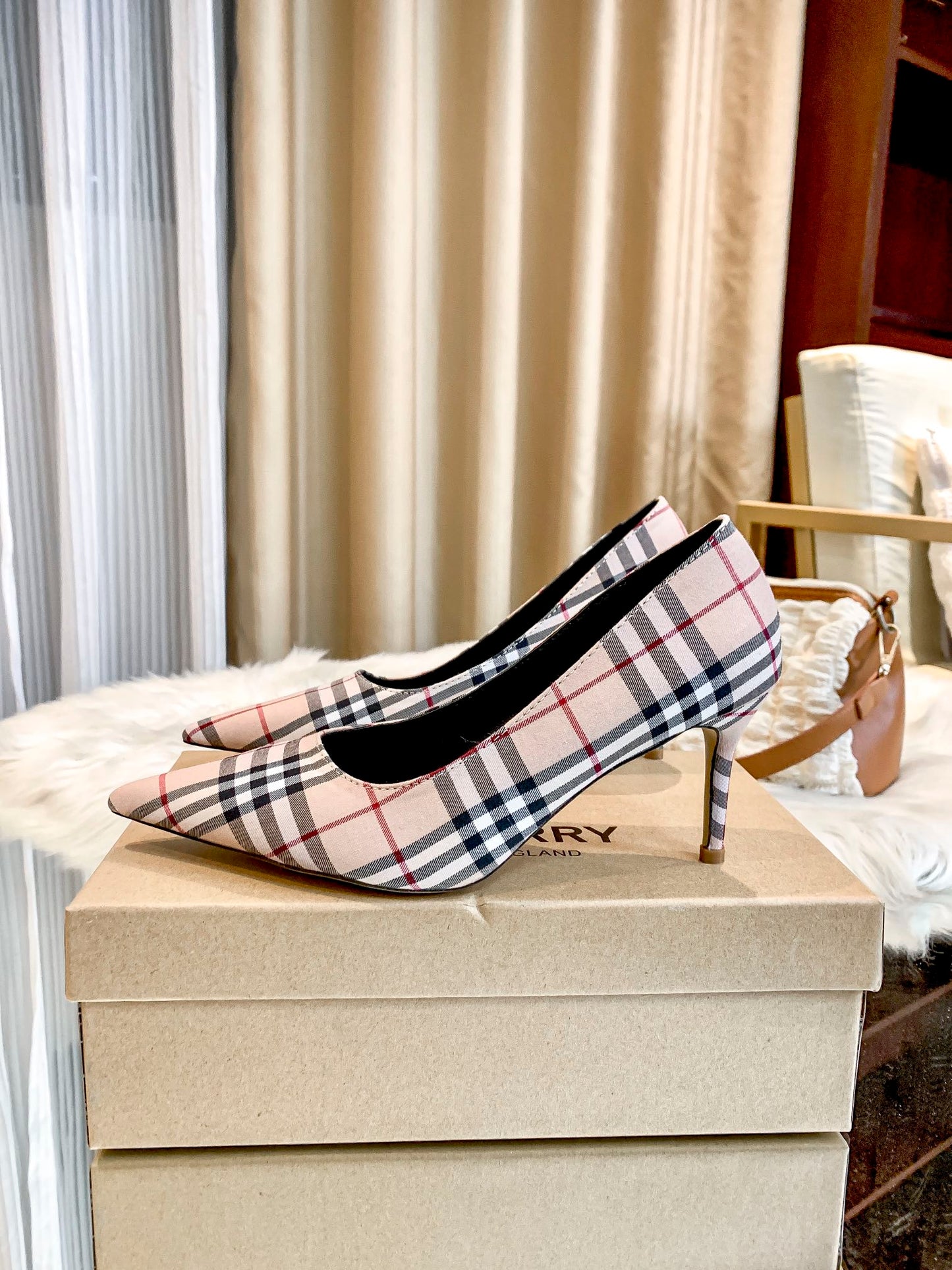 1WR261ZDE Stylish  High heels