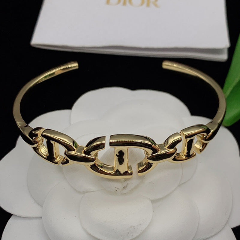 1YD465KDE Stylish Bracelets