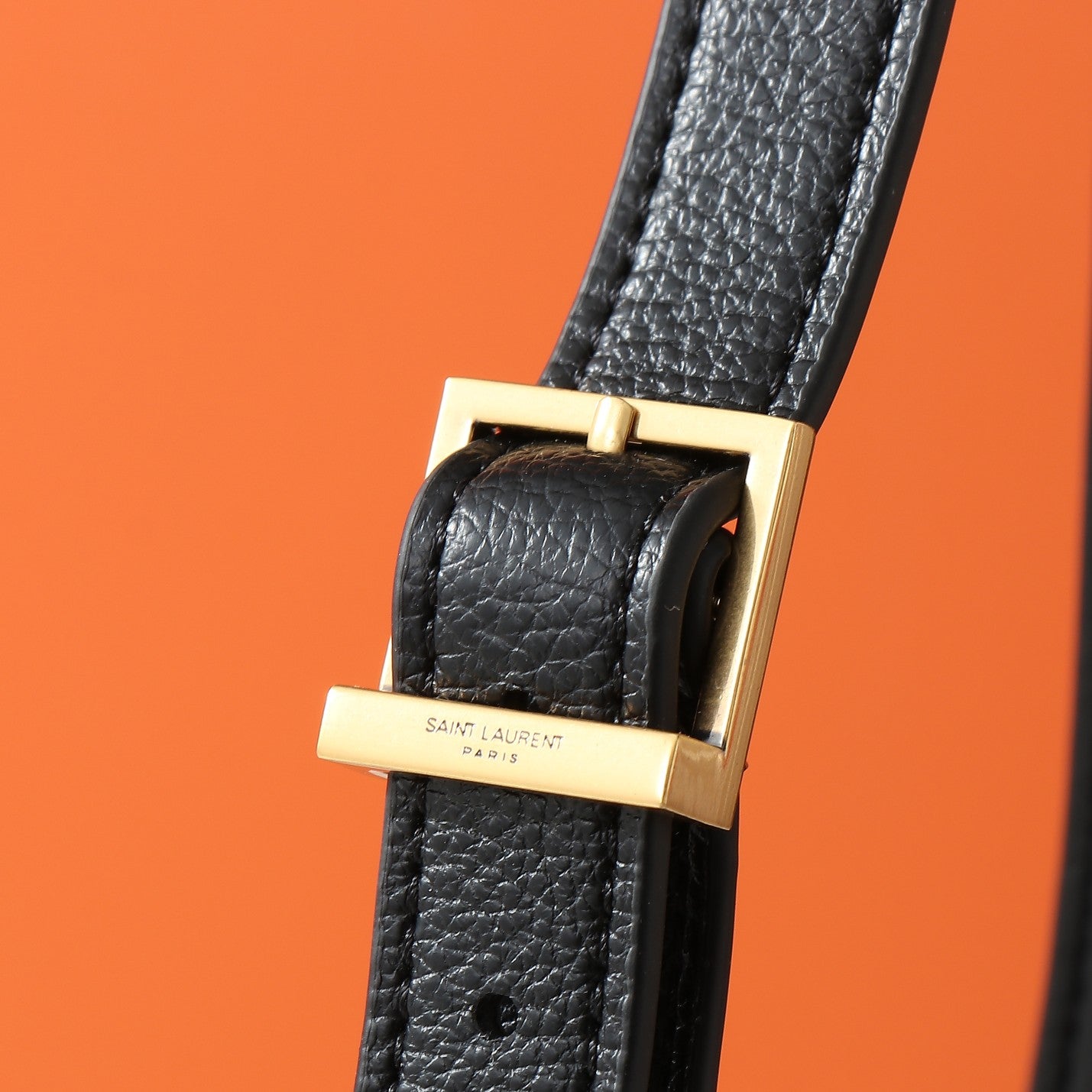 165NSL116BDE Stylish leather bag