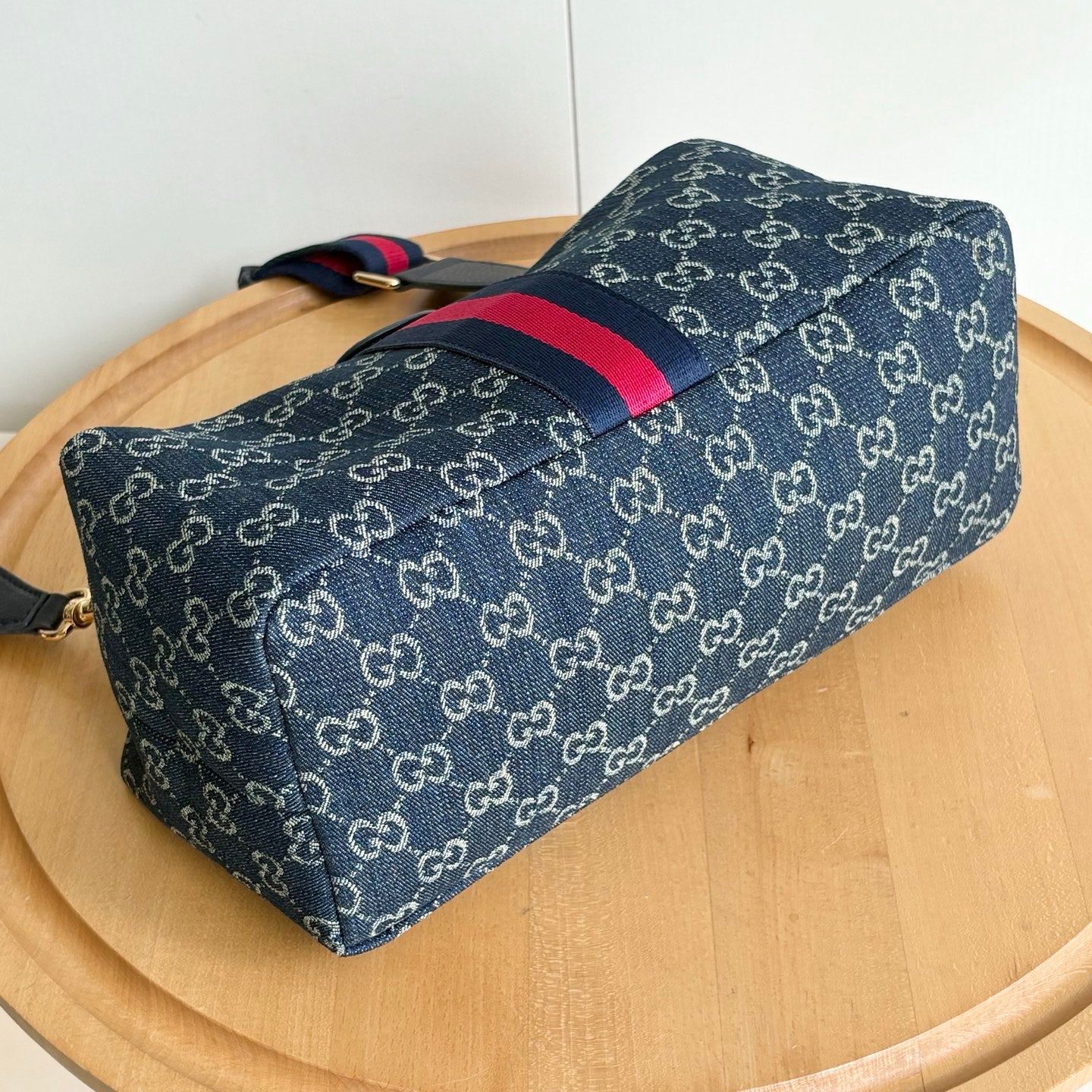 15RB103BDE Stylish leather bag