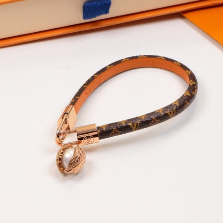 2E24KDE Stylish Bracelets