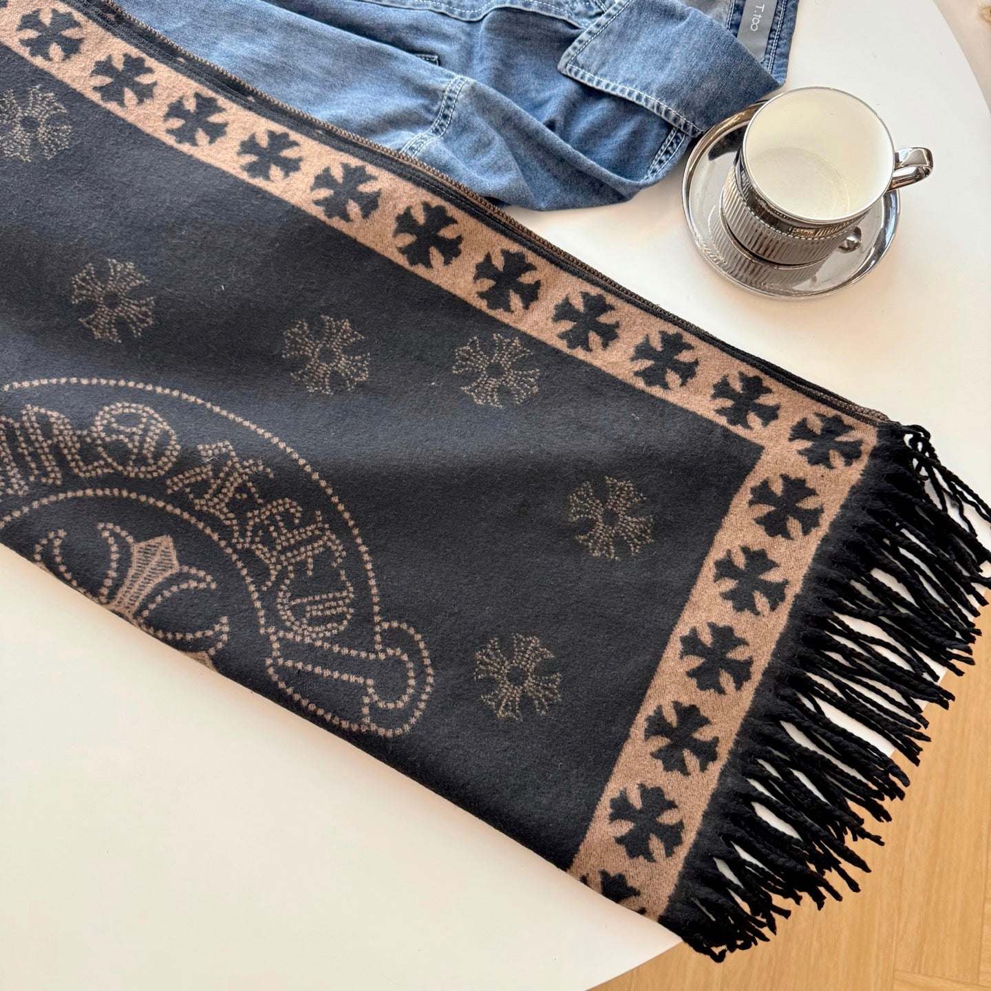 185ZA33WDE Stylish Winter Scarves