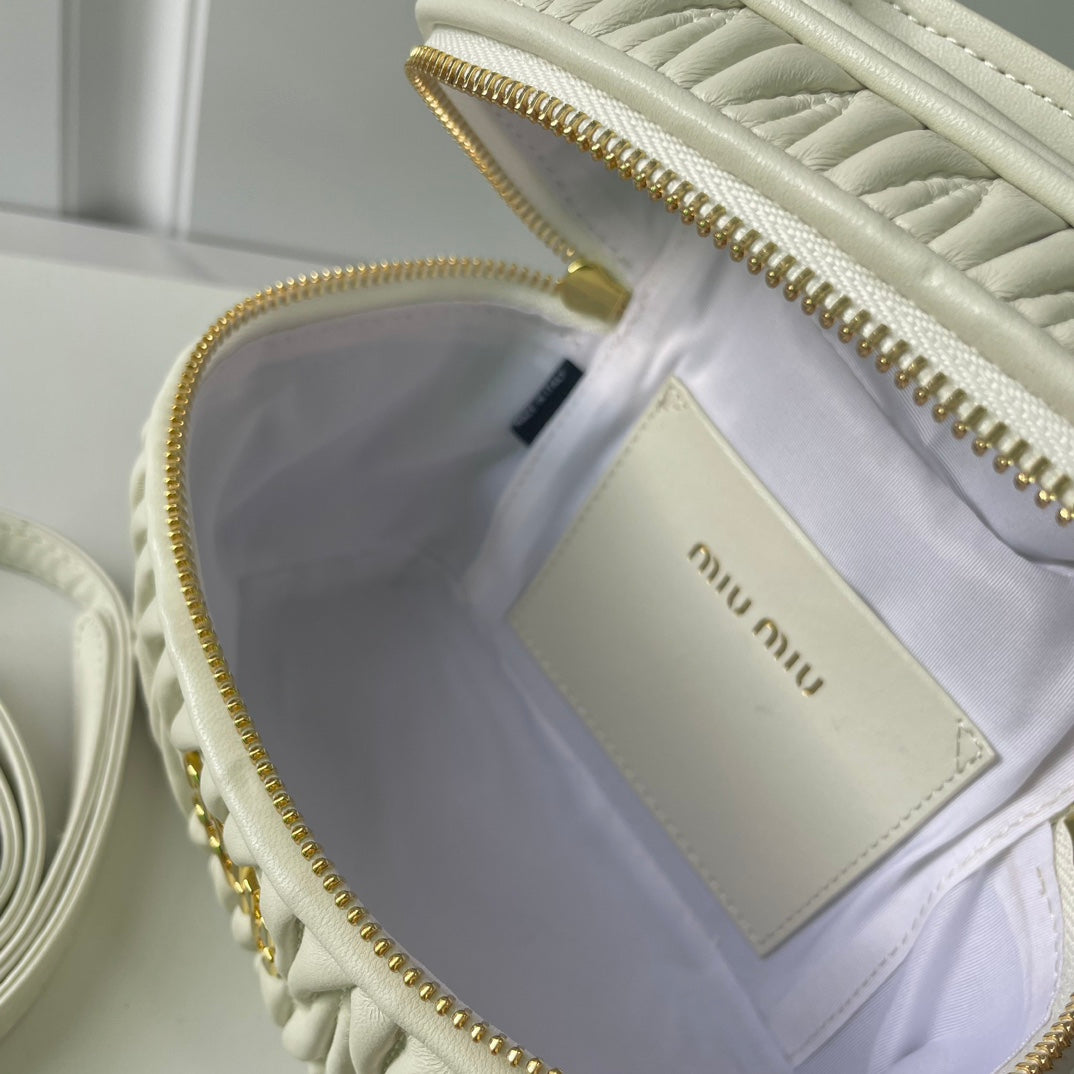 15RA102BDE Stylish leather bag