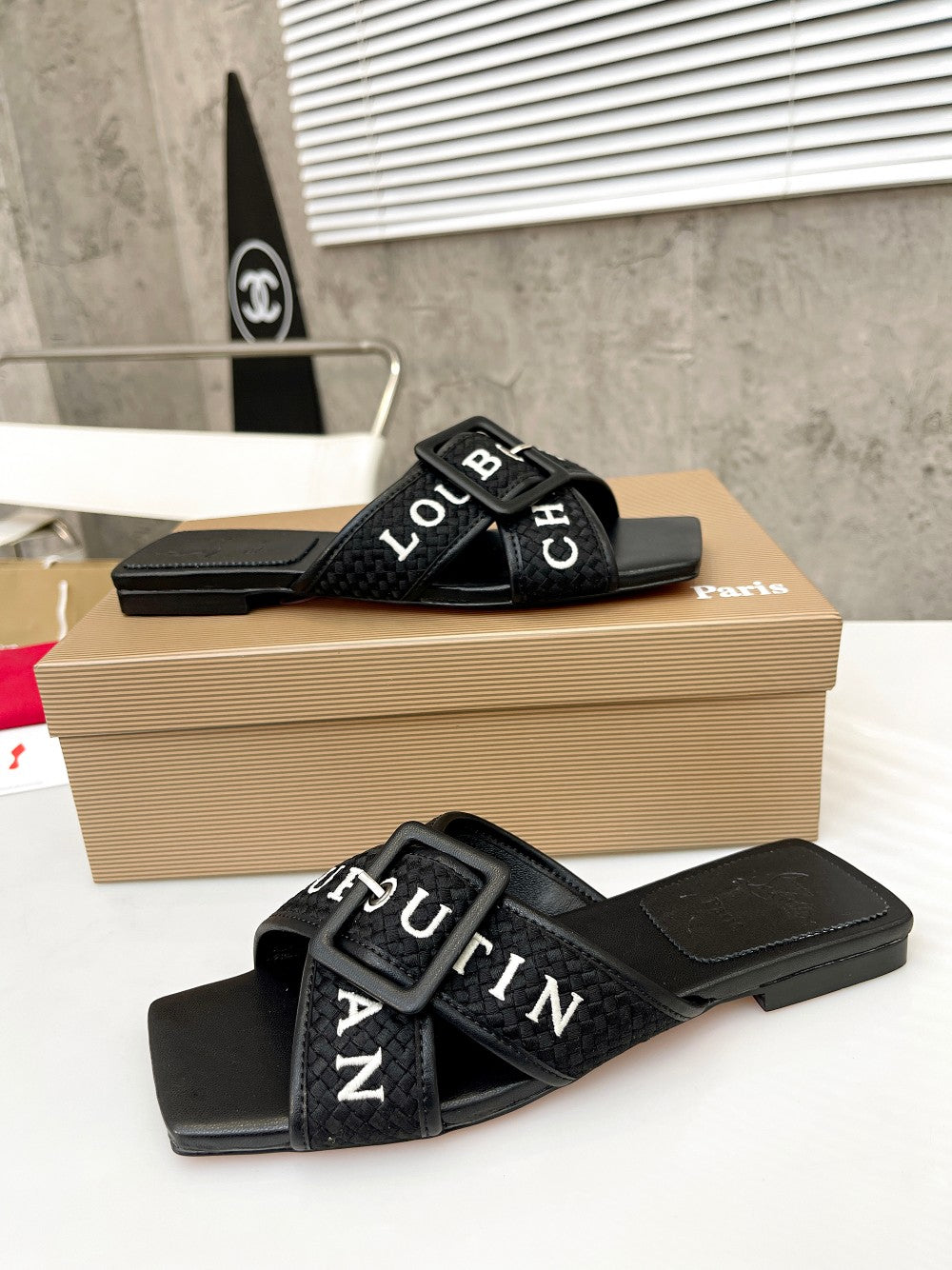 J4A43ZDE Stylish leather Slippers