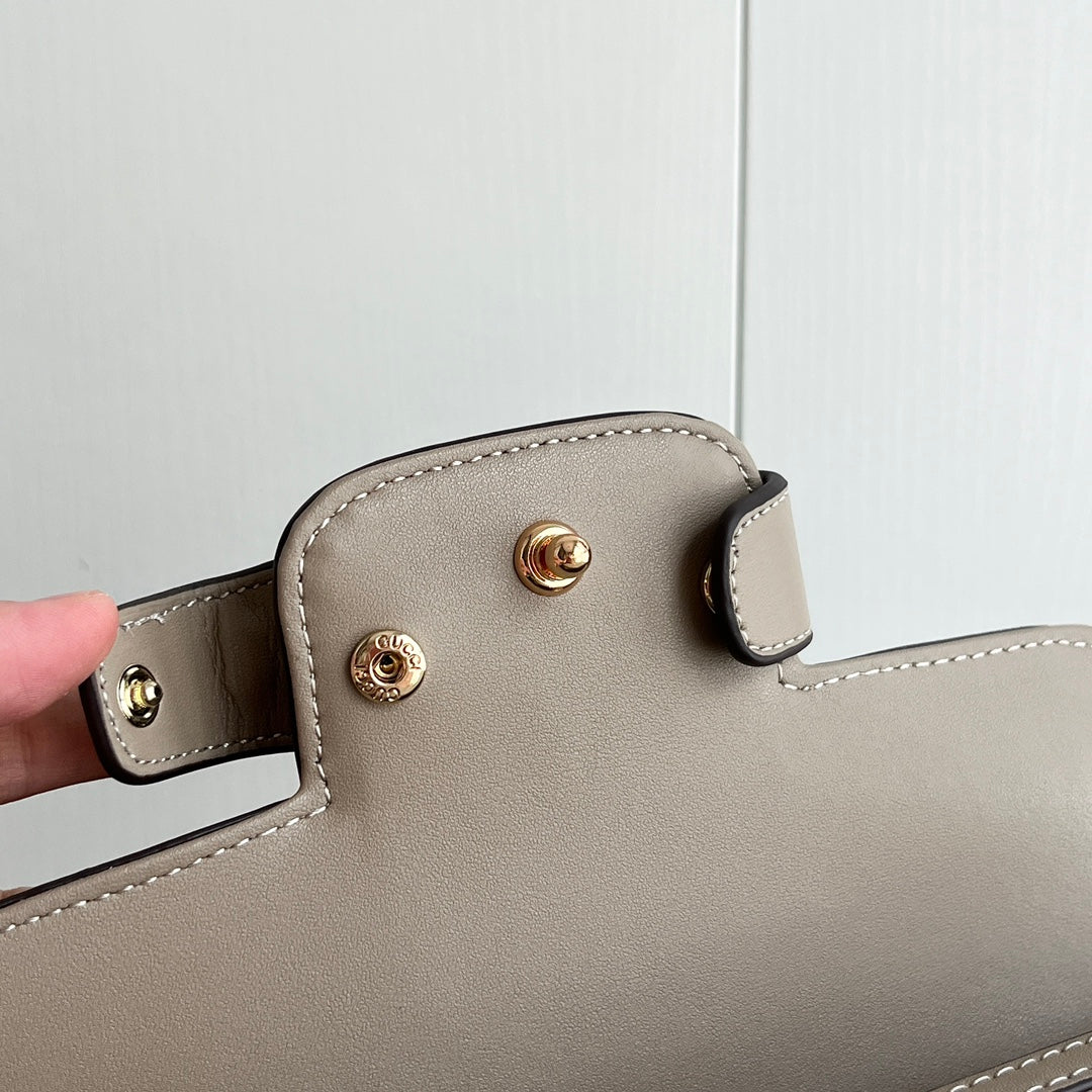 1XB55BDE Stylish leather bag