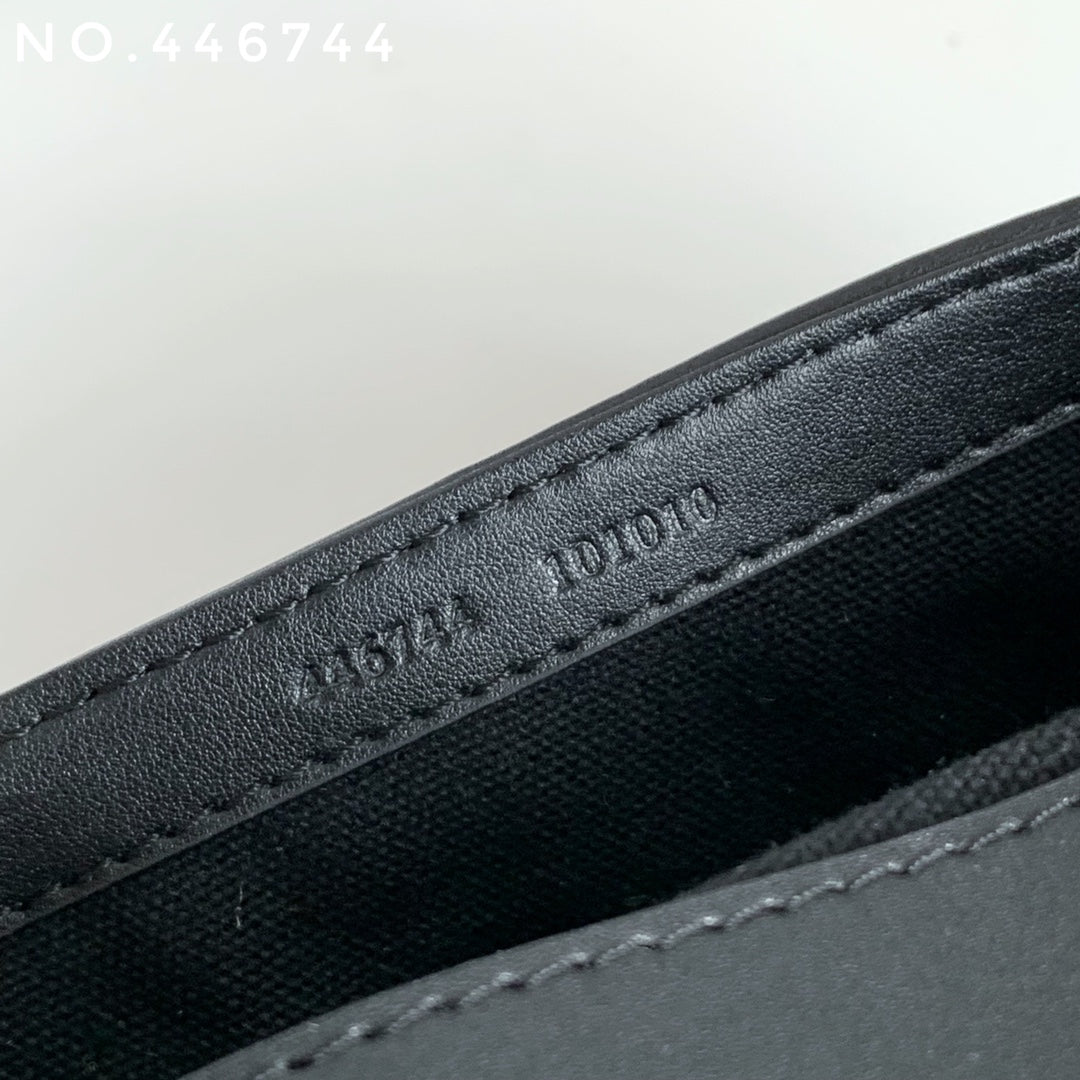 1XB283BDE Stylish leather bag 