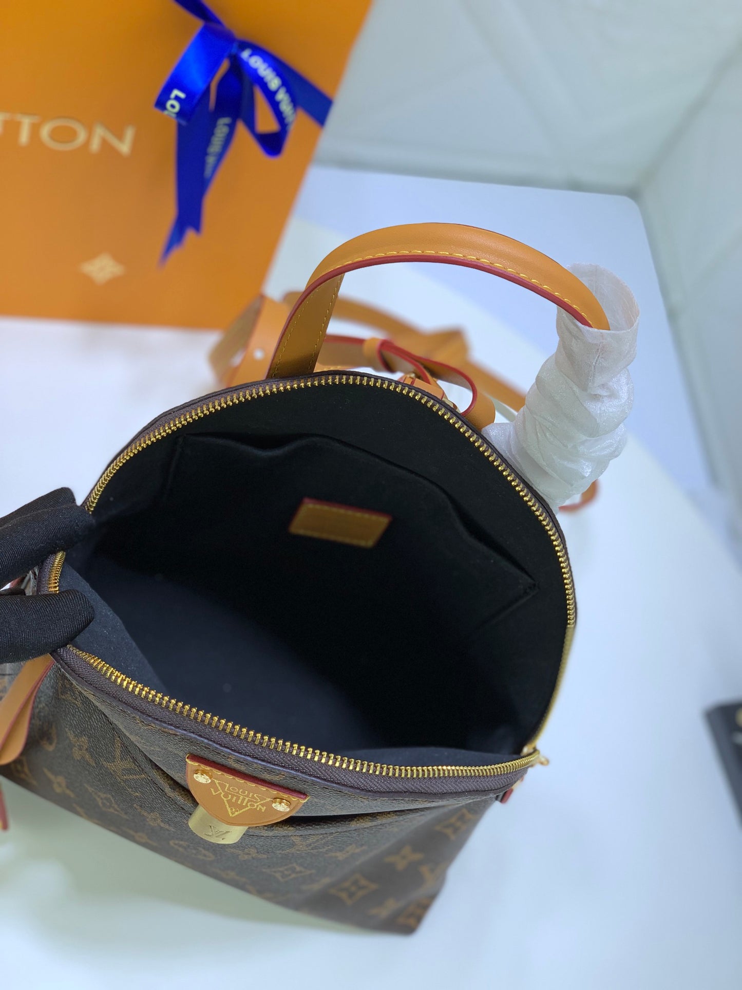 2XE347BDE Stylish leather bag 