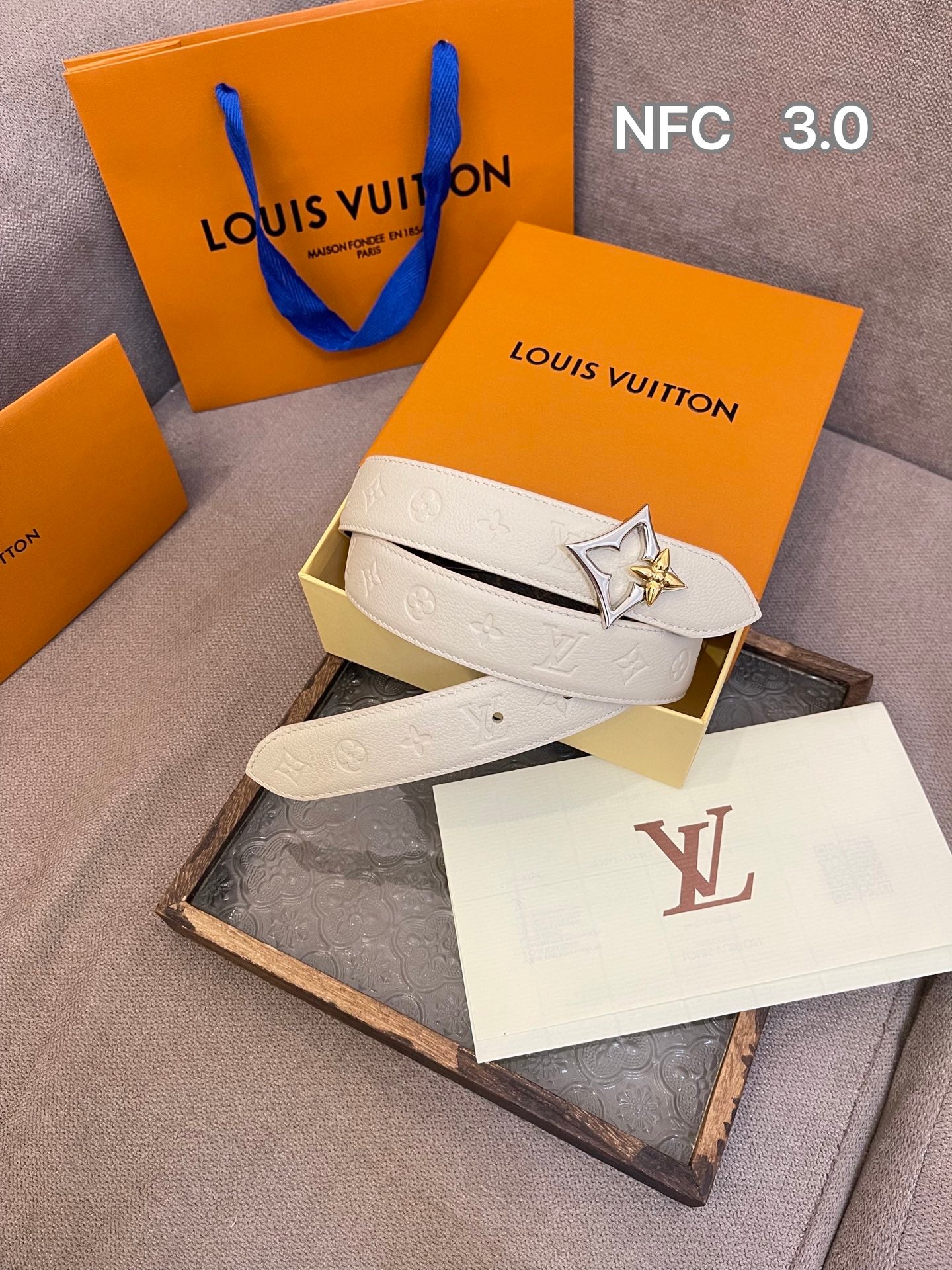 255RE11PDE Stylish  High quality belt With full package