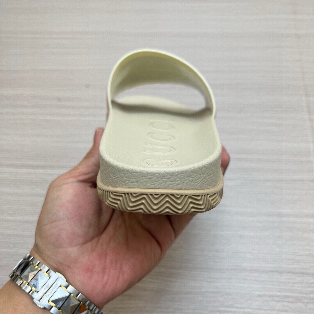 54B113ZDE Stylish slippers