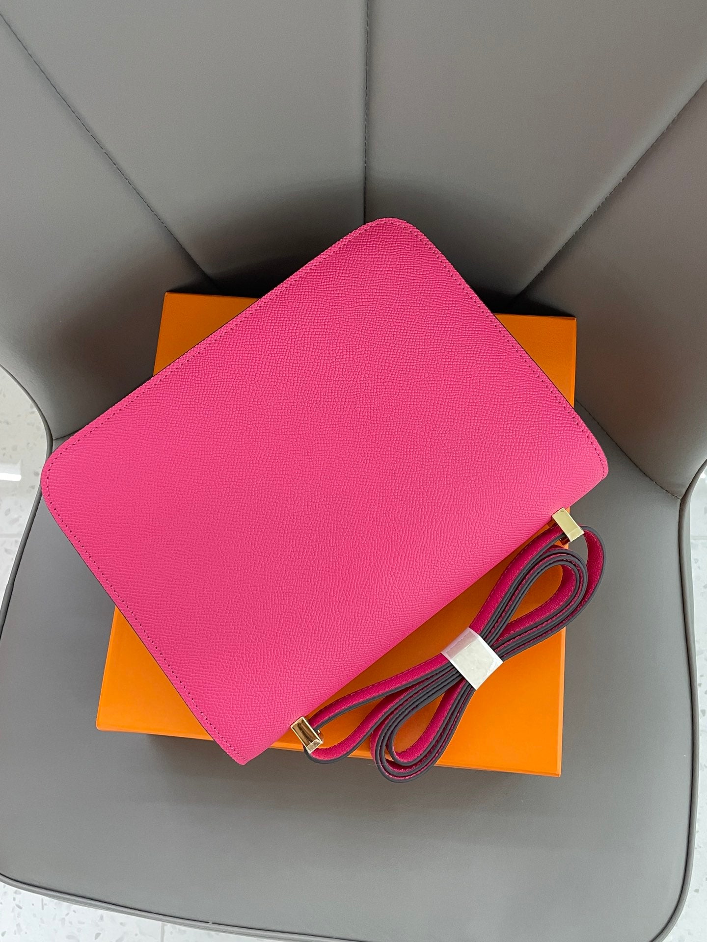 155NH63BDE Stylish leather bag