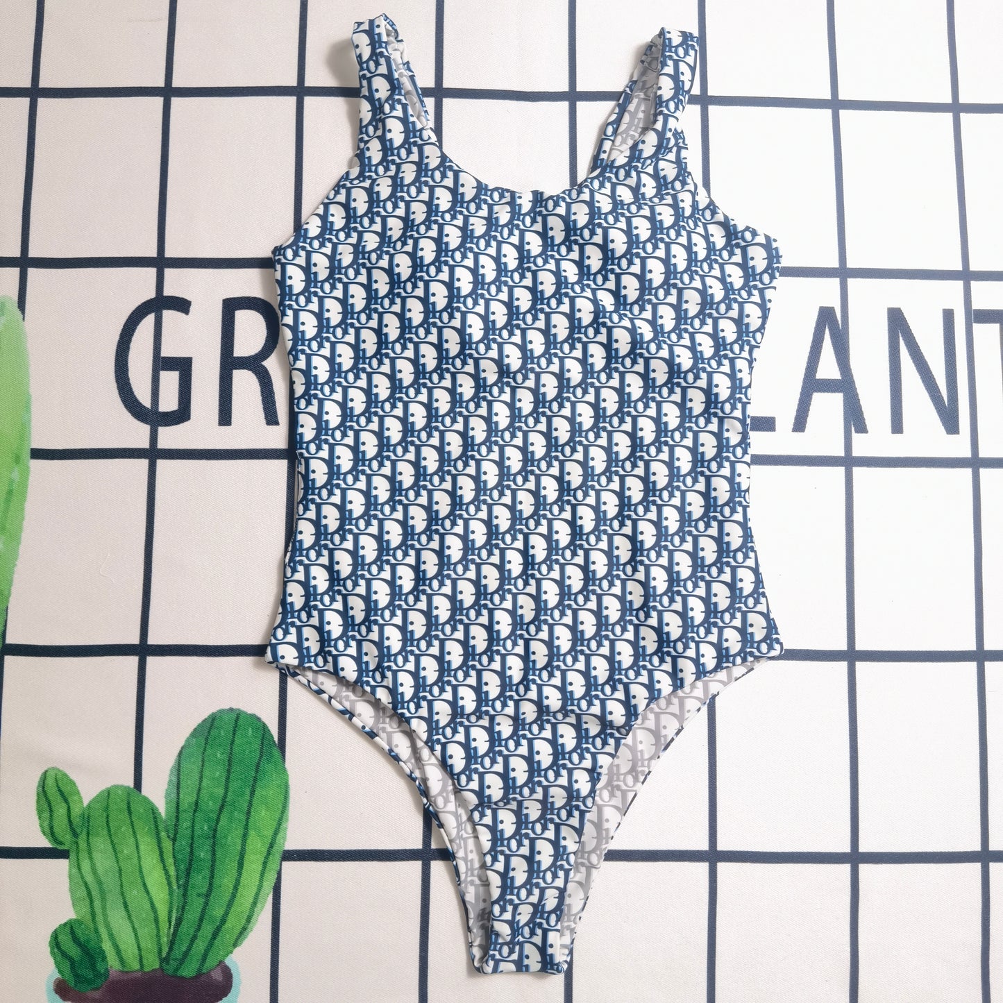 14D290YDE Stylish Bikini swimsuit