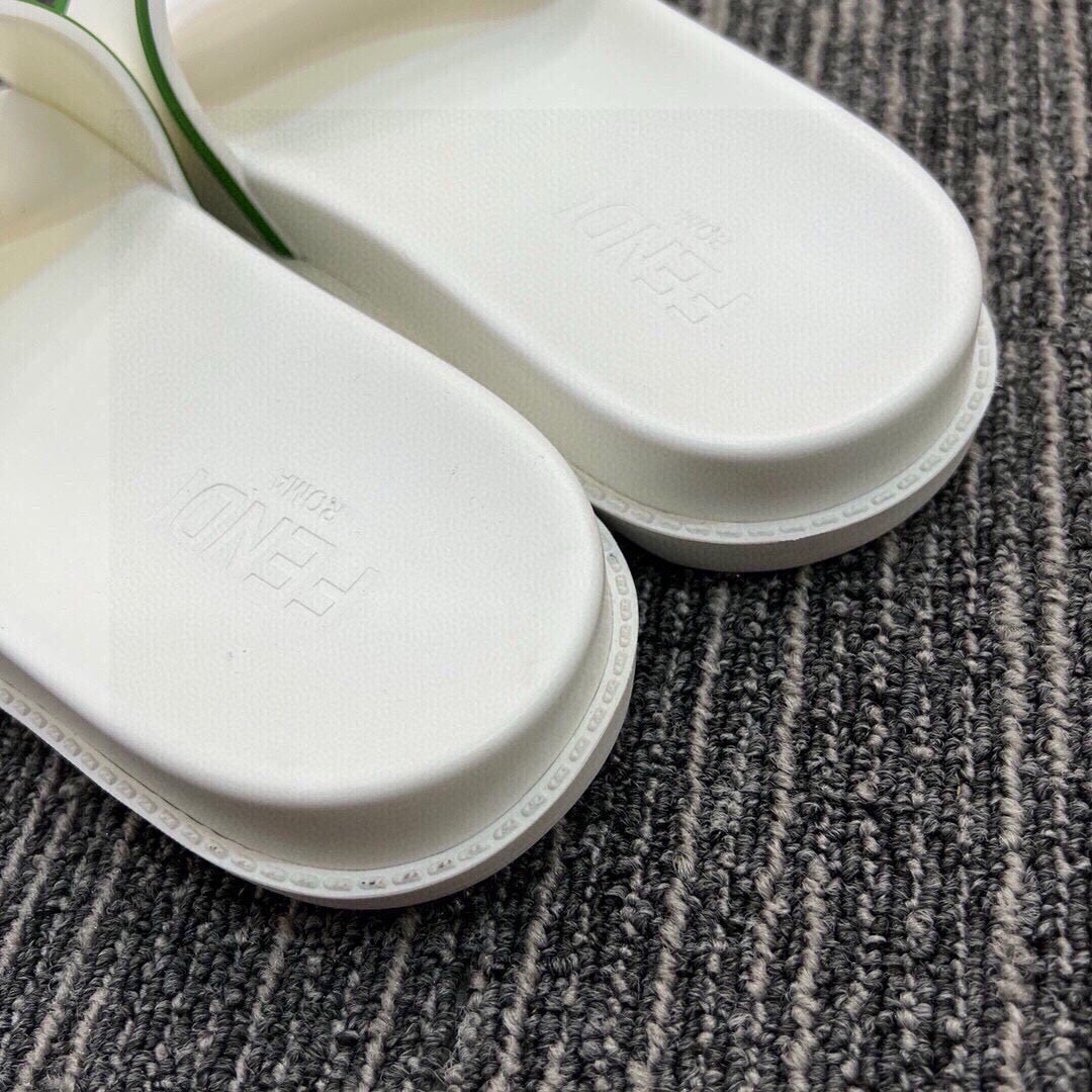 535ZF286ZDE Stylish Slippers