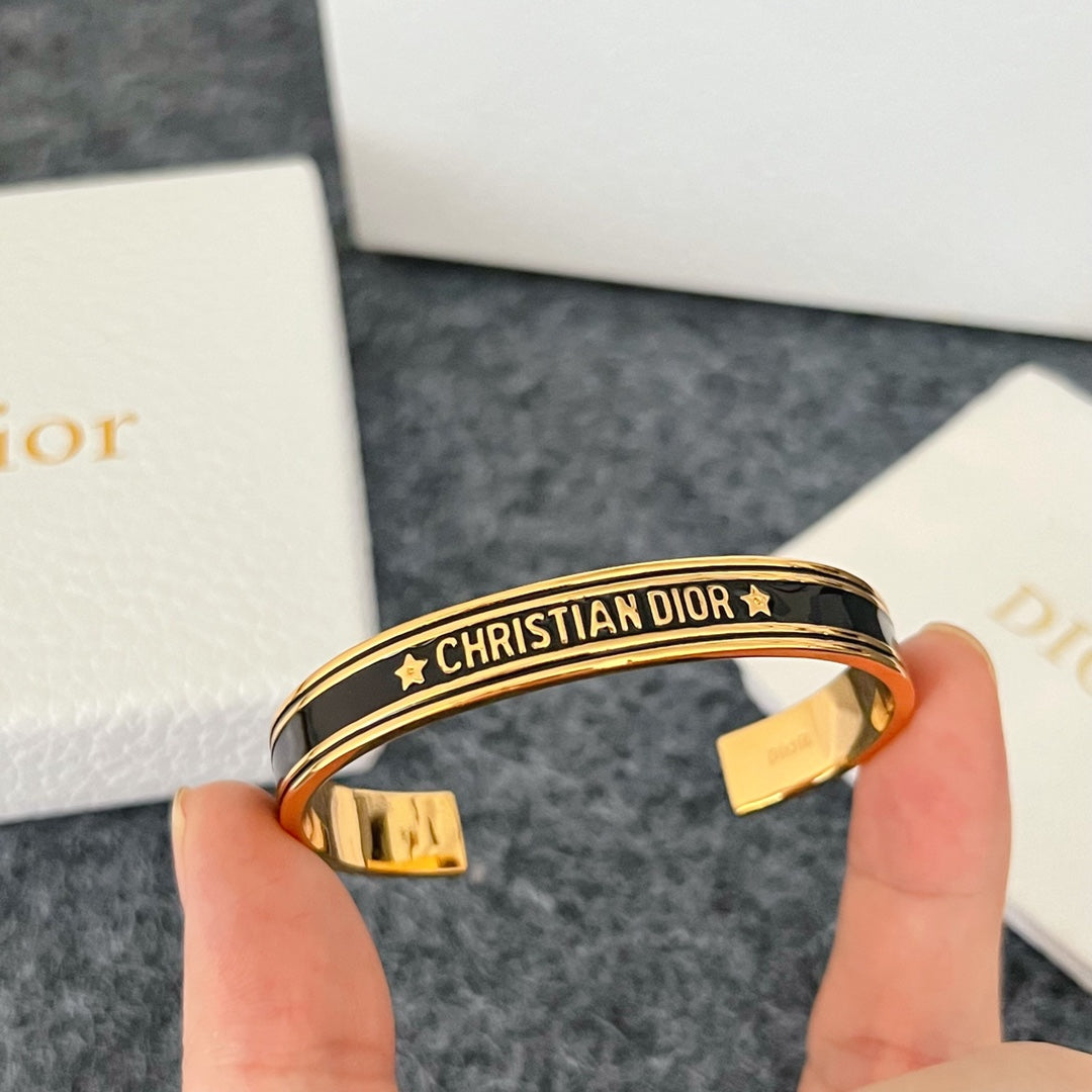 1D240KDE Stylish Bracelets