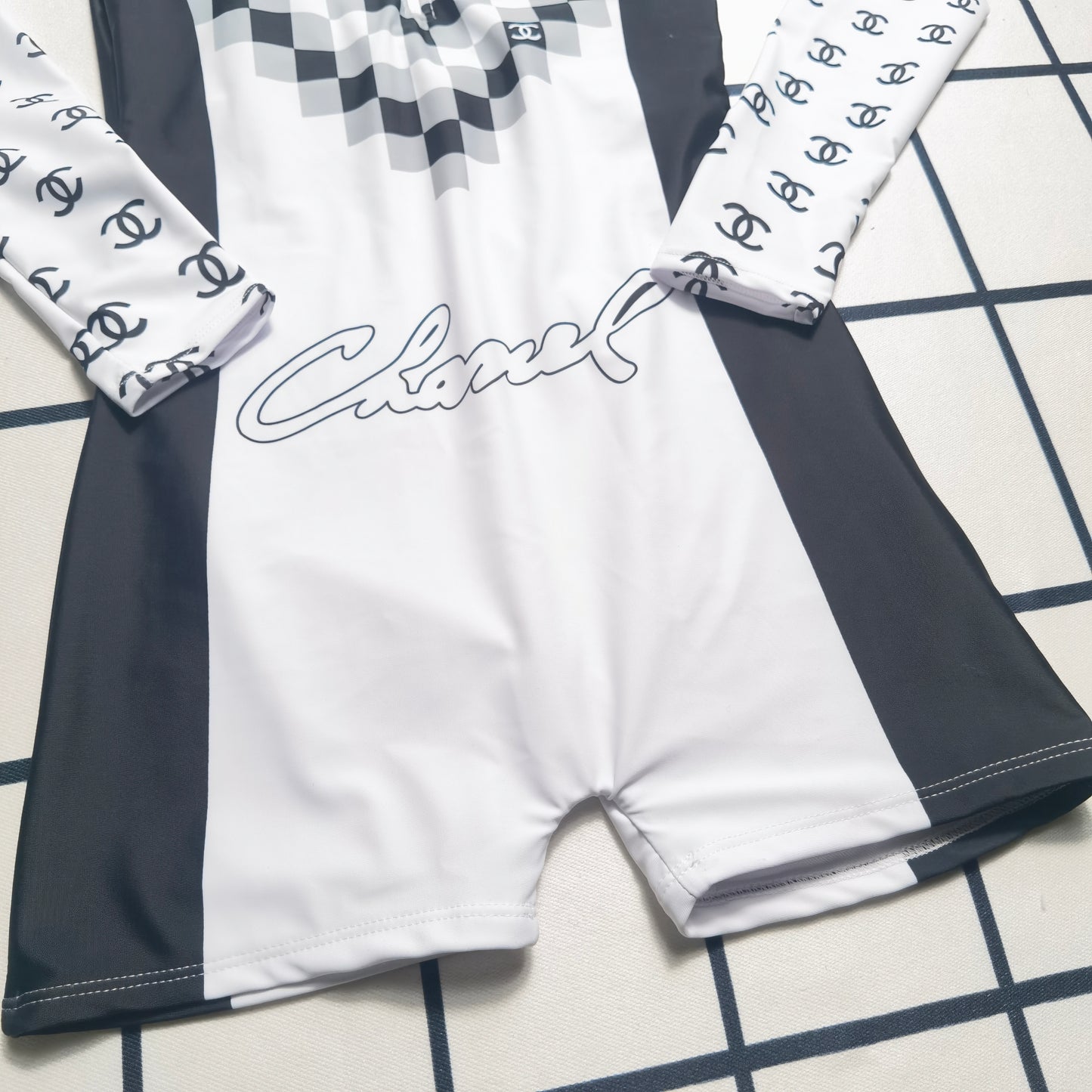 14C150YDE Stylish Long sleeve swimsuit