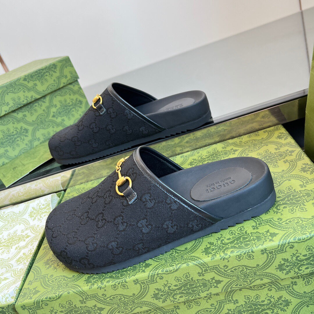 2YB26ZDE Stylish Slippers