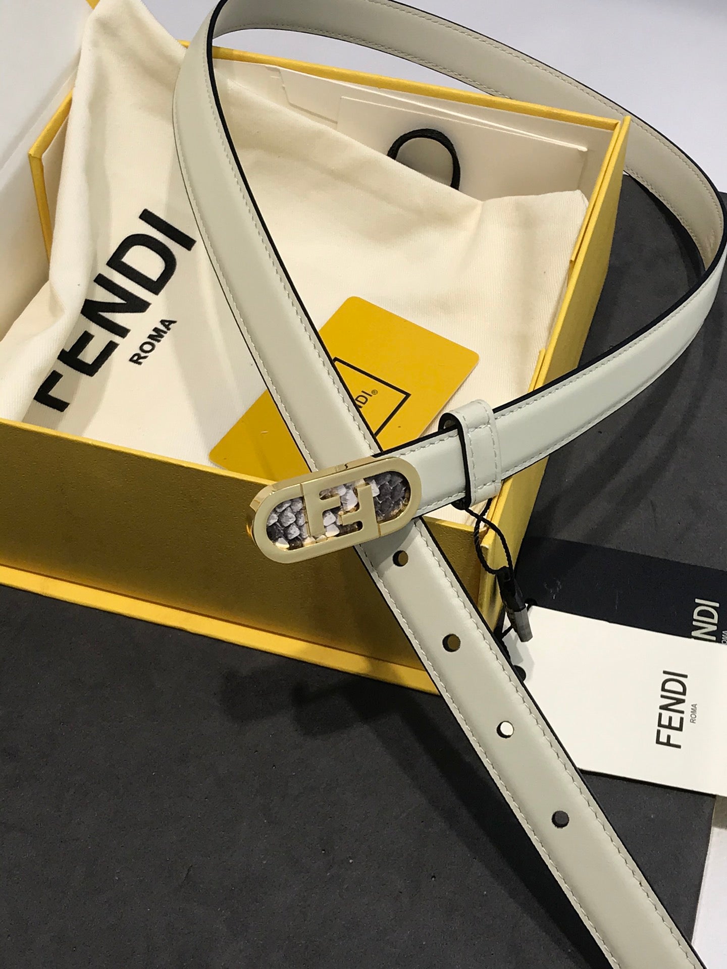 14F76PDE Stylish  High quality belt With full package