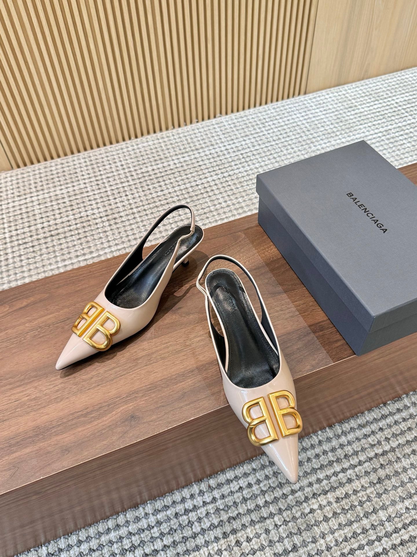 255QJ45ZDE Stylish leather High heels