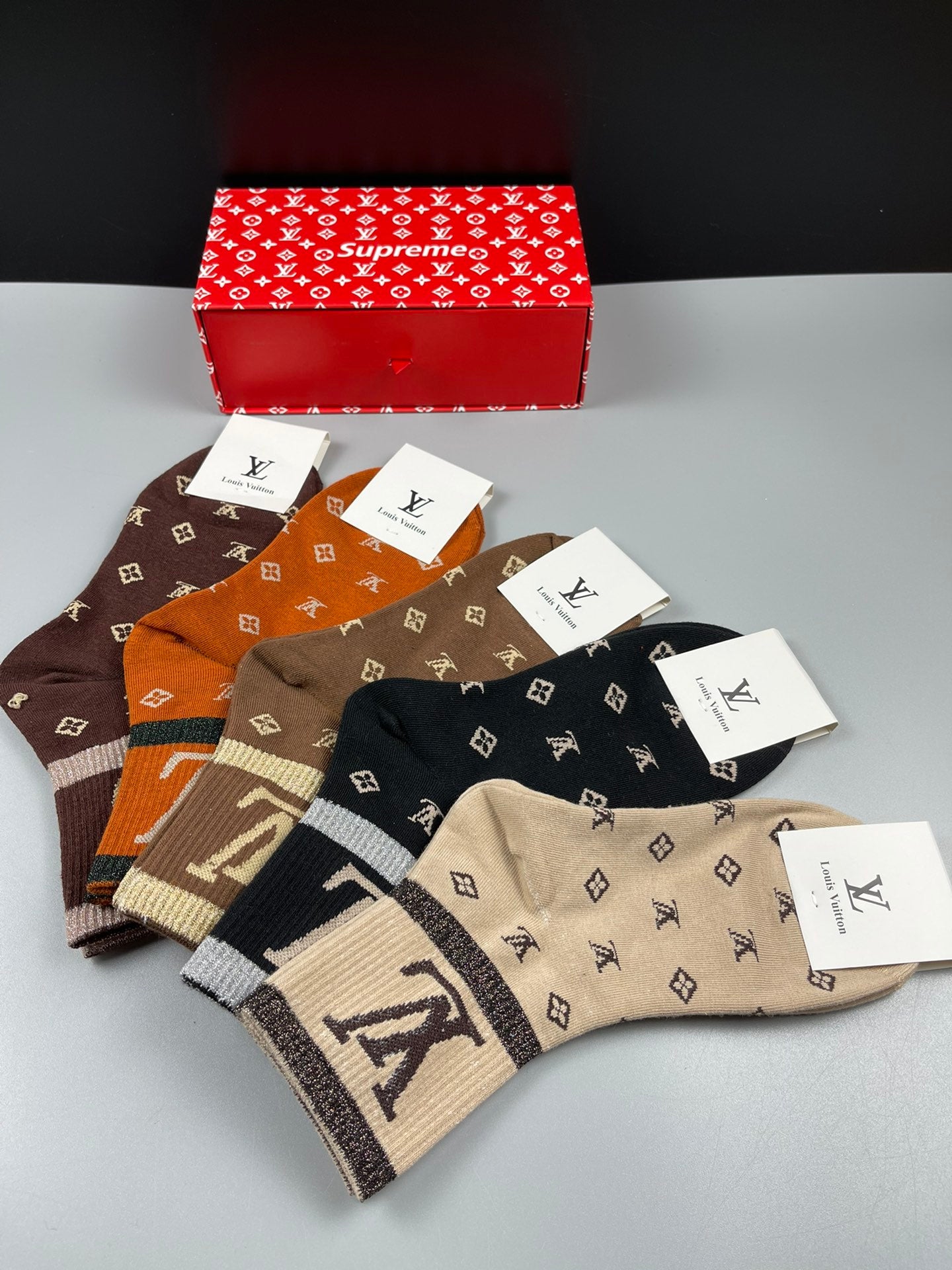 235QE10SDE Stylish socks(5 pairs )