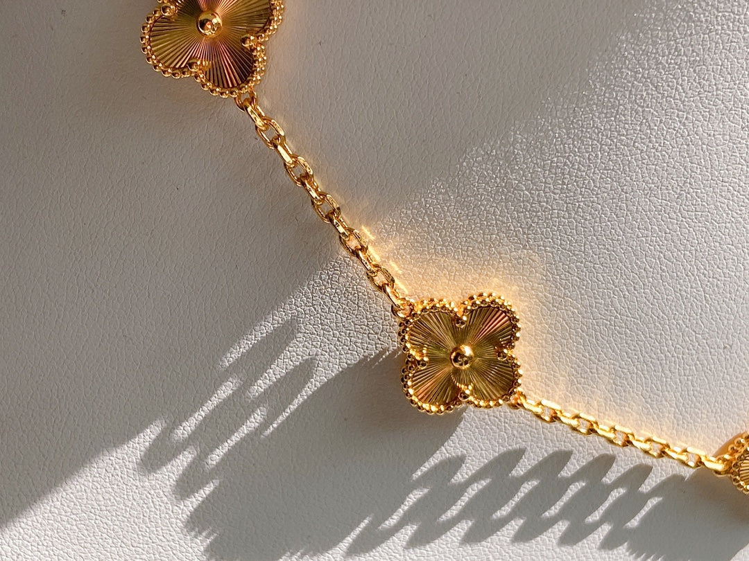 5XVA181XDE Stylish 10 flowers necklaces