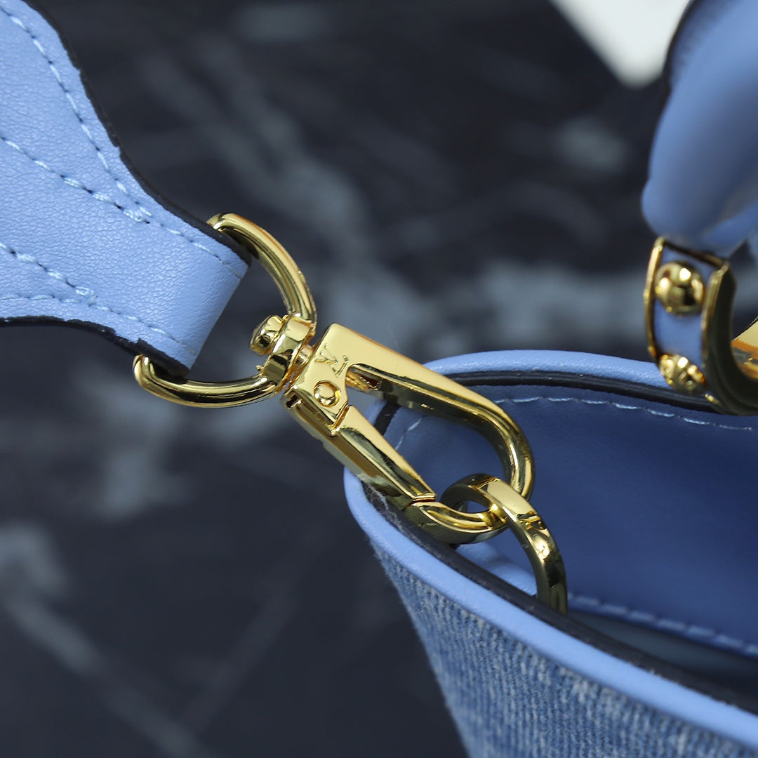 1XE182BDE Stylish leather bag 