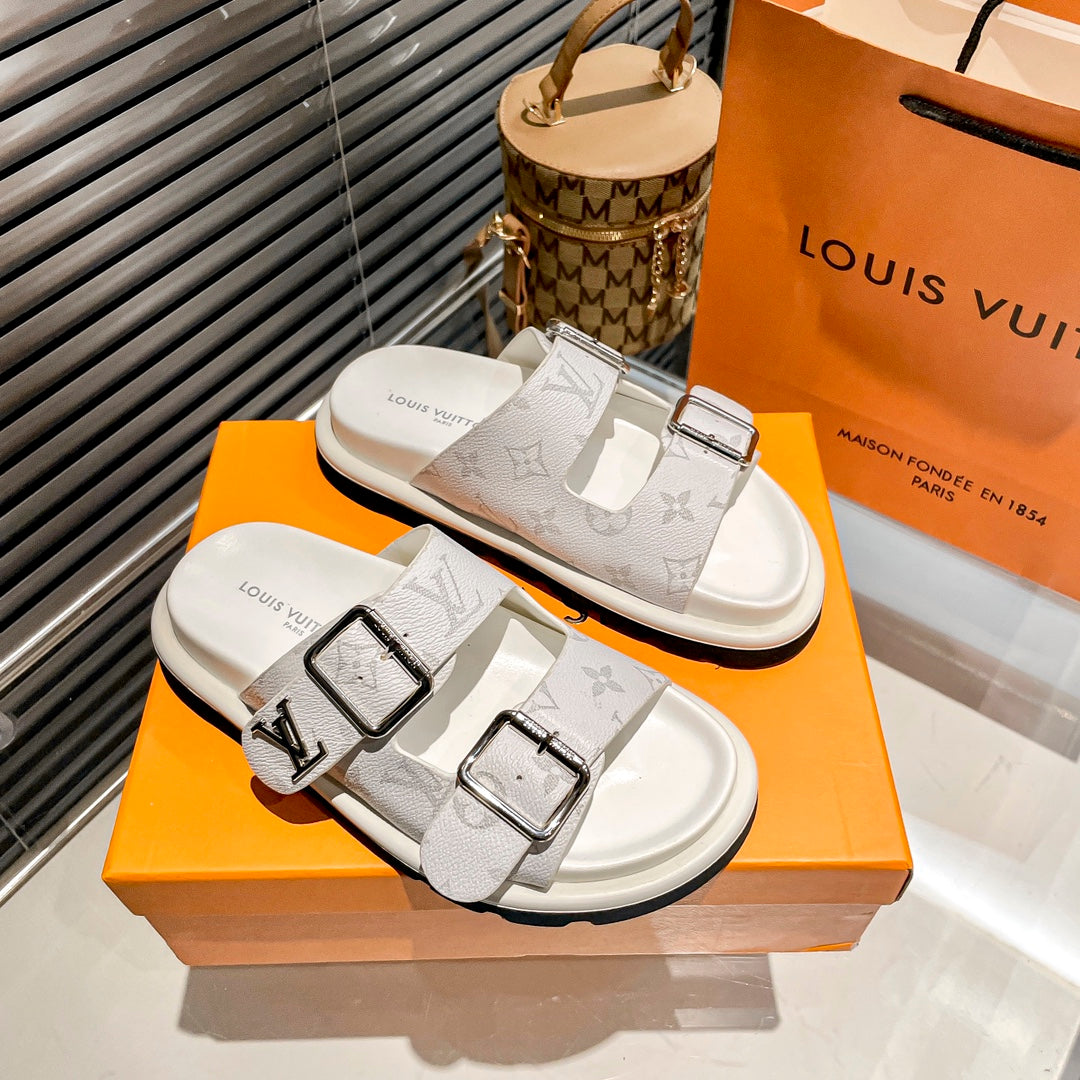 14E194ZDE Stylish Slippers