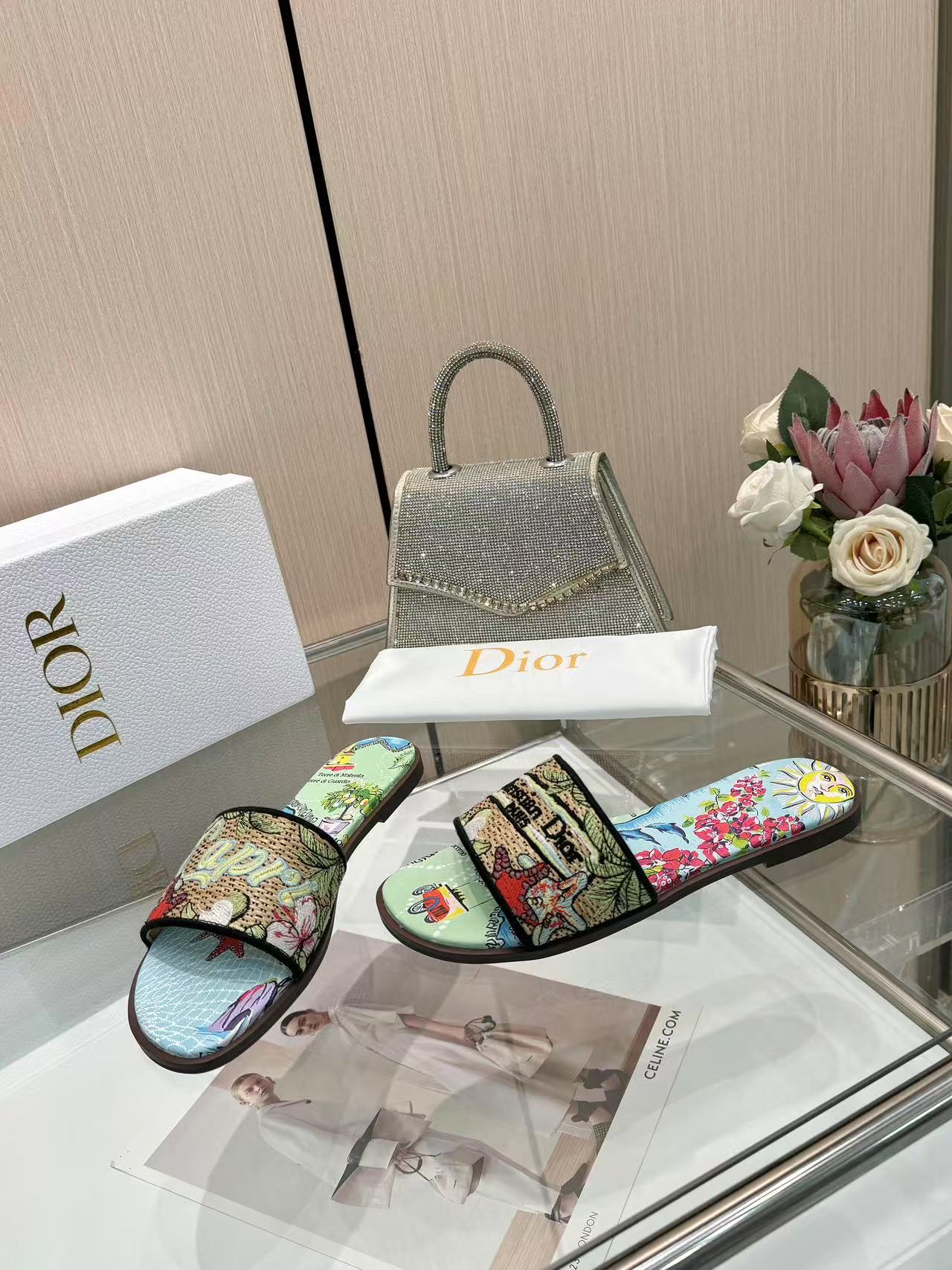 285ZD67ZDE Stylish  Peather Slippers
