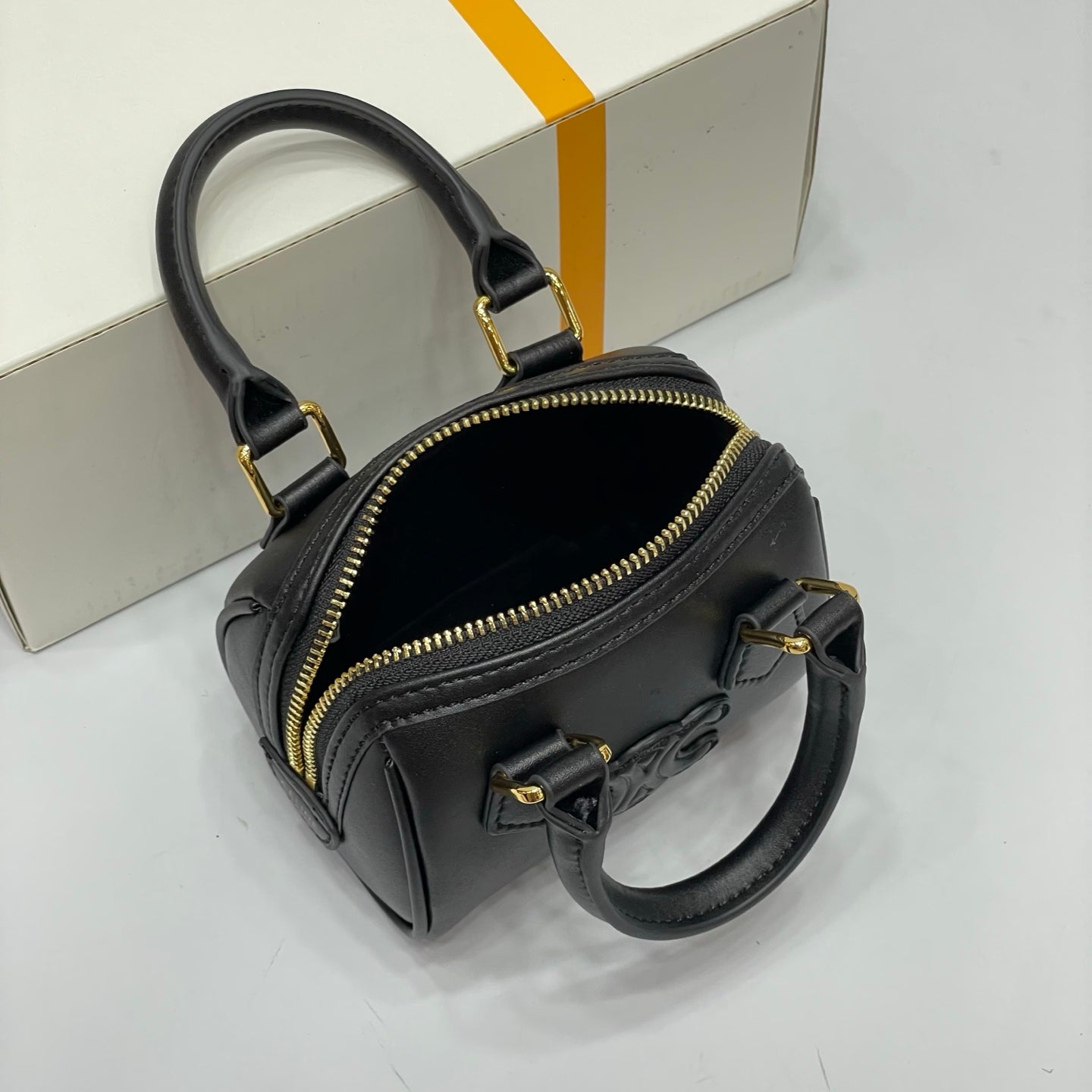 155NN27BDE Stylish leather bag