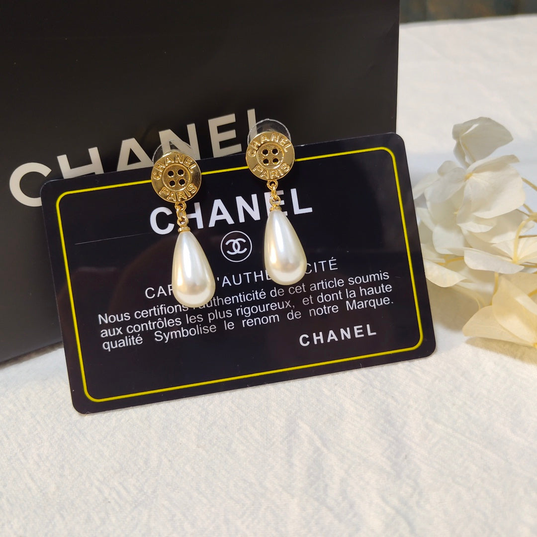 14C26EDE Stylish Earrings