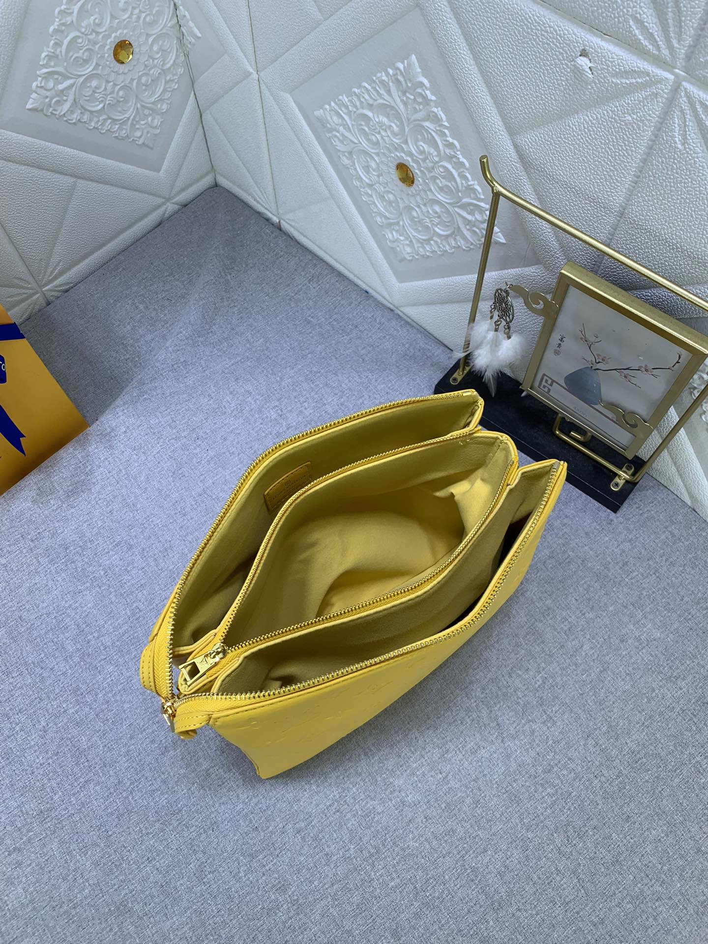 2XE40BDE Stylish leather bag 