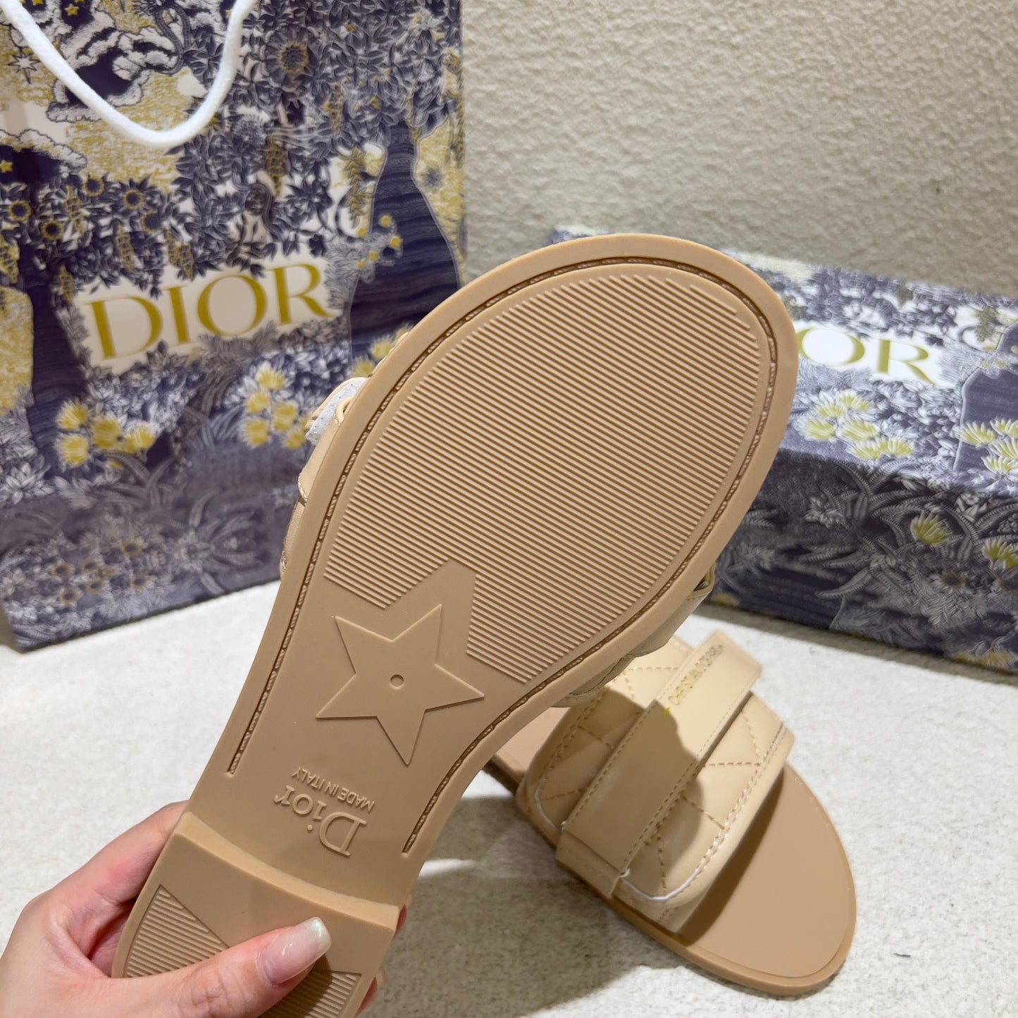 14D79ZDE Stylish Slippers